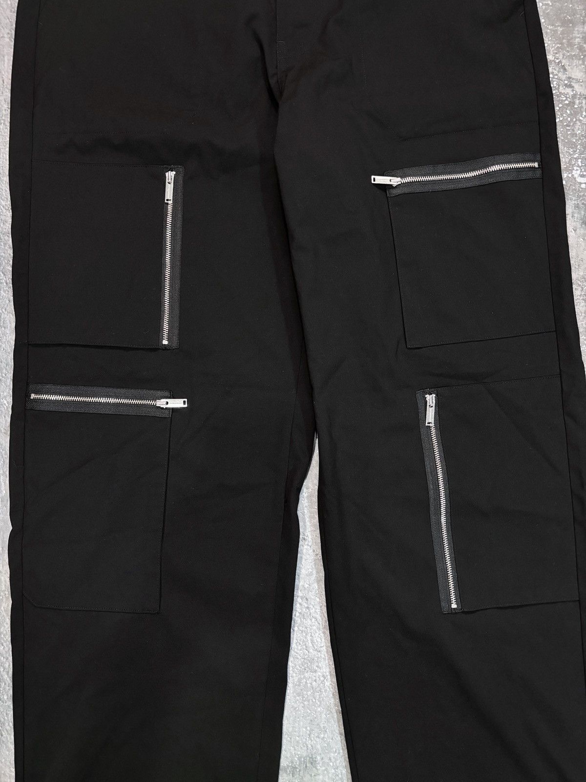 GU × Undercover Undercover x GU Multi Zip Cargo Pants. Size 33 x 29. Japan Size US 33 - 4 Thumbnail