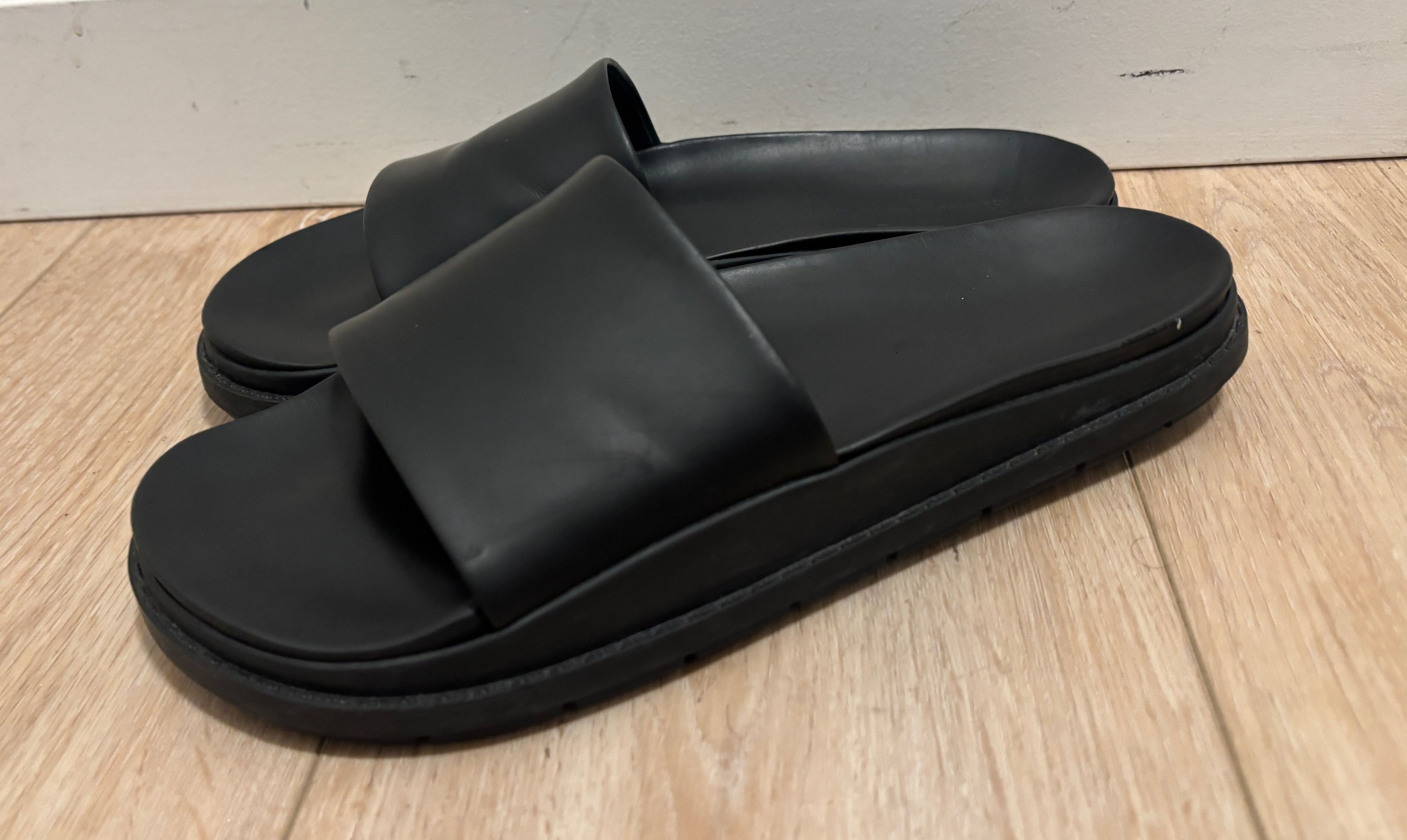 Alexander McQueen Alexander Wang x H&M Black Leather Slides - 10 Size US 10 / EU 43 - 8 Thumbnail