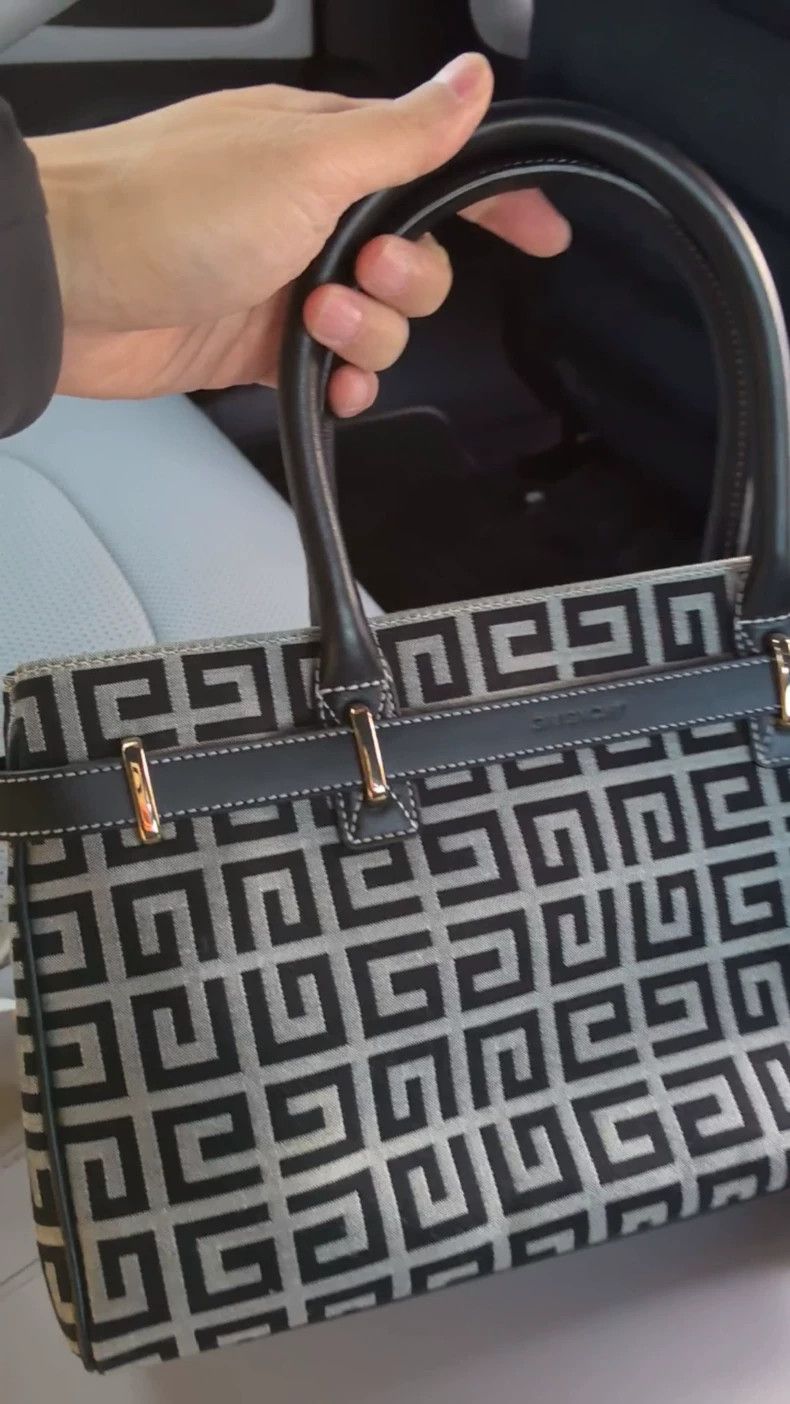 Givenchy Givenchy Handbag (Not Shoulder Strap) Size ONE SIZE - 1 Thumbnail