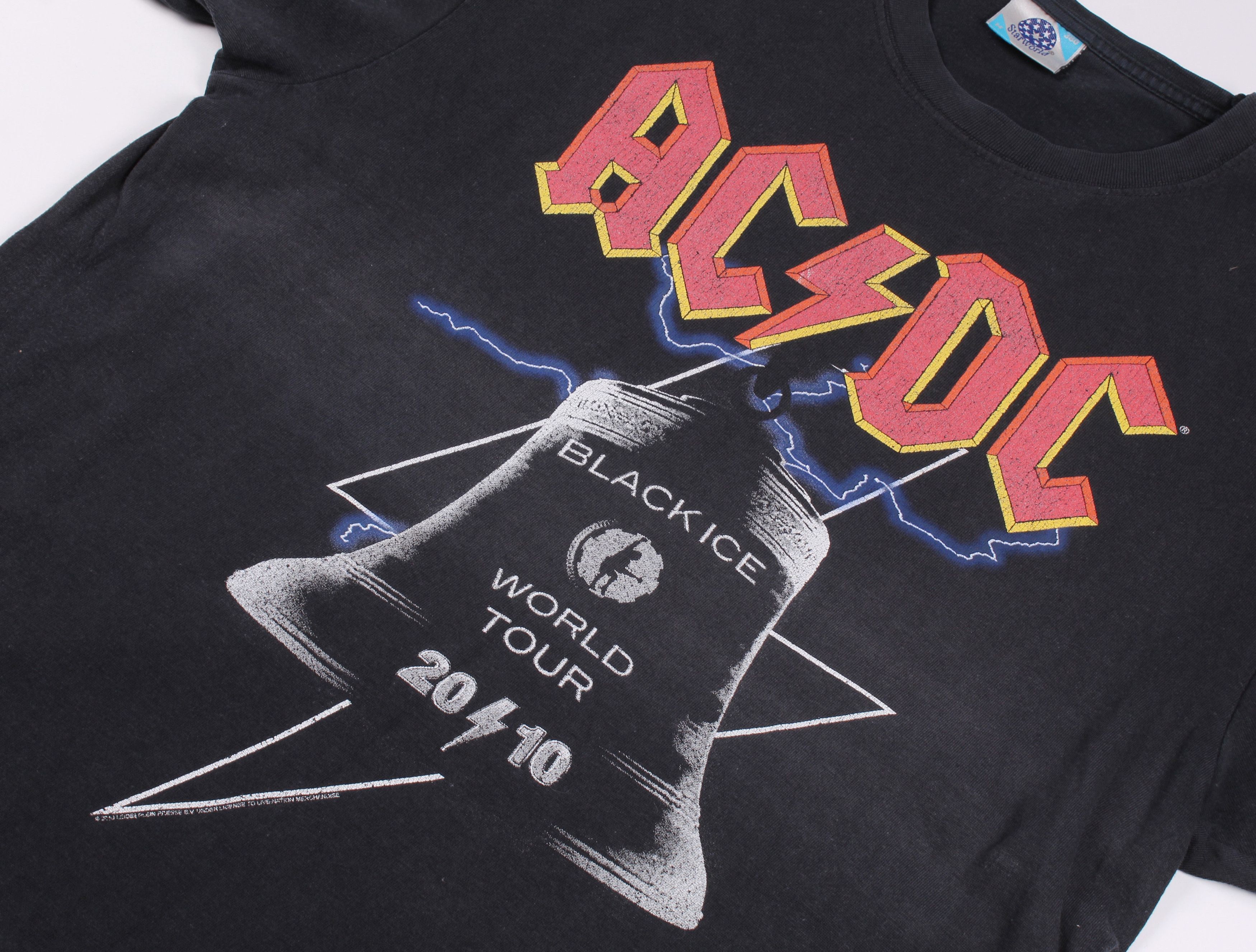 Band Tees Vintage 2010 ACDC Black Ice Tour T-shirt Size US M / EU 48-50 / 2 - 3 Thumbnail