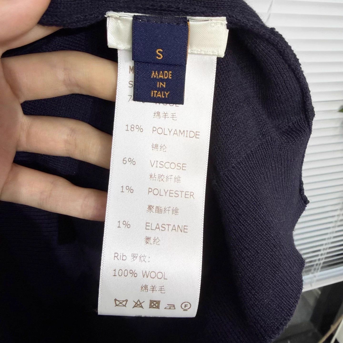 Louis Vuitton LV Monogram Animal Embroidered Wool Blend Sweater S Size US S / EU 44-46 / 1 - 4 Thumbnail