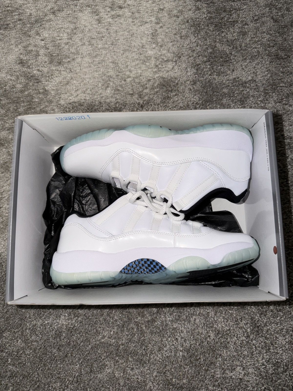 Jordan Brand Retro 11 Low Legend Blue Size US 7 / EU 40 - 8 Thumbnail