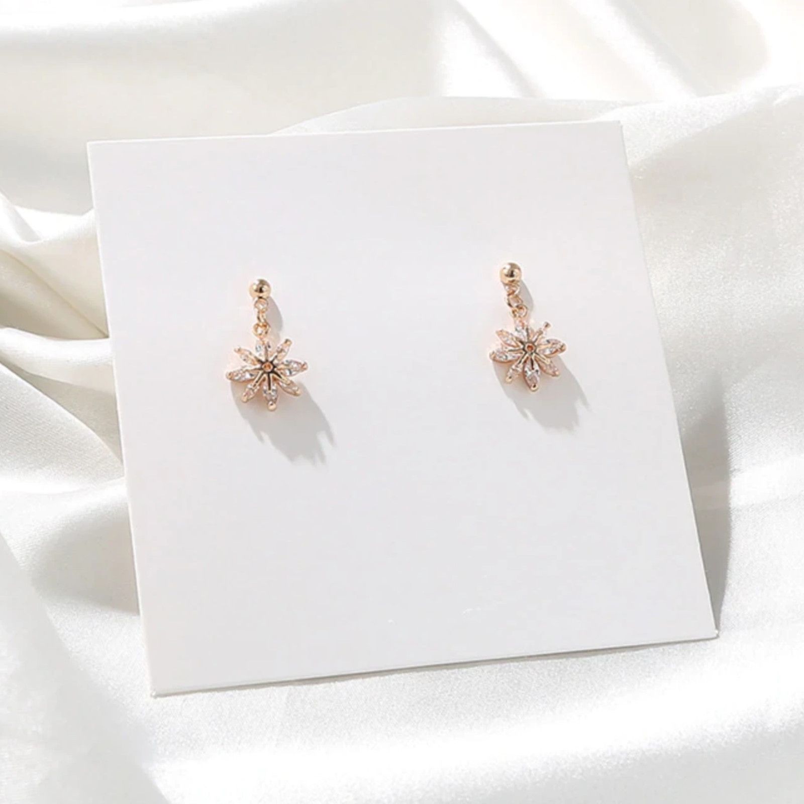 & Other Stories Skylier Shiny Star Crystal Gold Earrings Size ONE SIZE - 5 Thumbnail