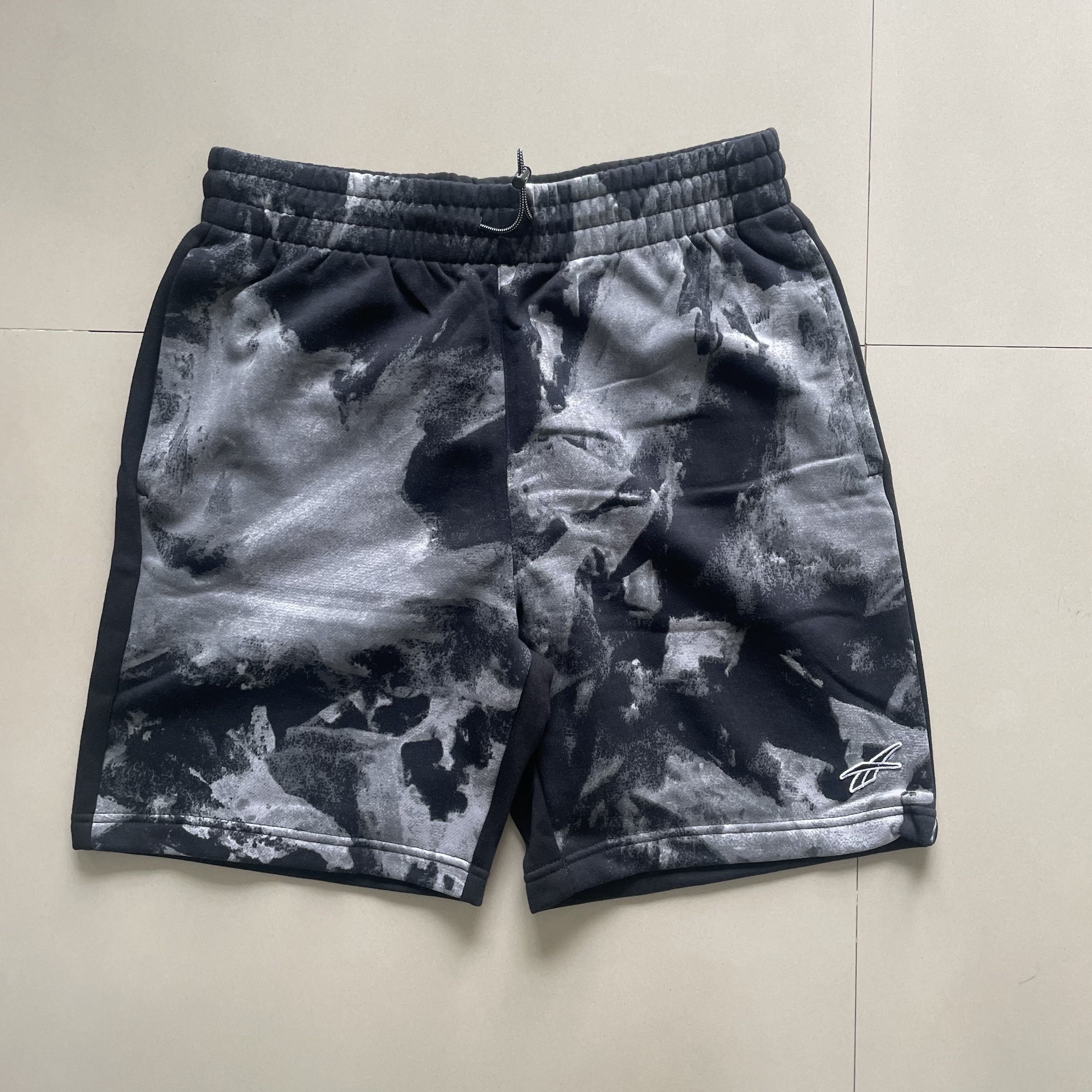Reebok REEBOK T-SHIRT/SHIRT & SHORT SET Size US L / EU 52-54 / 3 - 7 Thumbnail