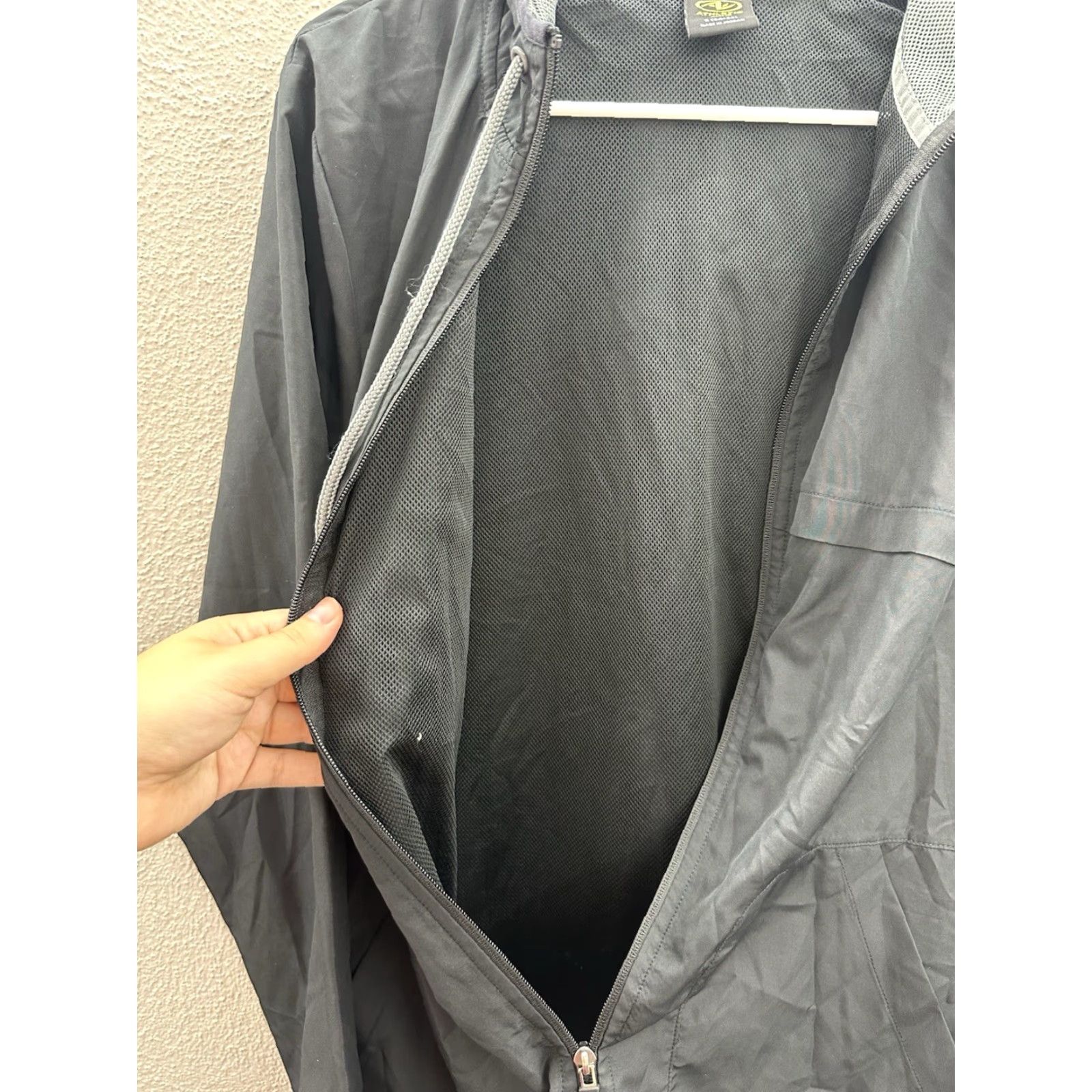Athletic Works Athletic Works Mens Jacket Size Small Black Zip Up Hooded LightWeight Windbreaker Size US S / EU 44-46 / 1 - 4 Thumbnail
