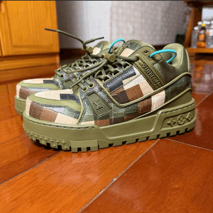 Louis Vuitton Louis Vuitton low-top sneakers 37.5 Size US 5 / EU 37 - 1 Thumbnail