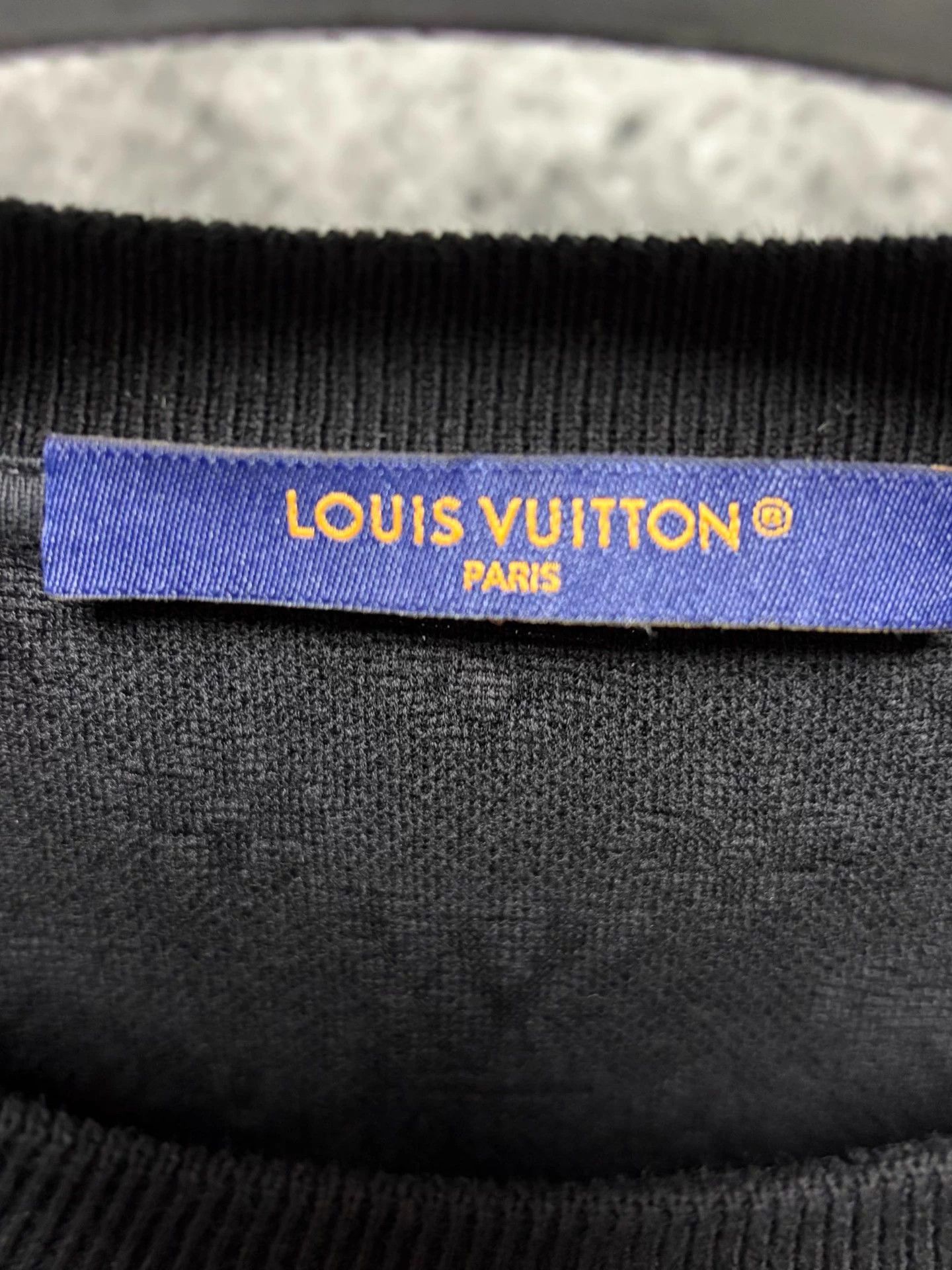 Louis Vuitton LV short-sleeve T-shirt black XL Italian like new Size US XL / EU 56 / 4 - 3 Thumbnail
