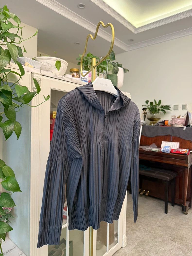 Issey Miyake Issey Miyake size:3 Dark grey cream puff cardigan Size XS / US 0-2 / IT 36-38 - 2 Thumbnail