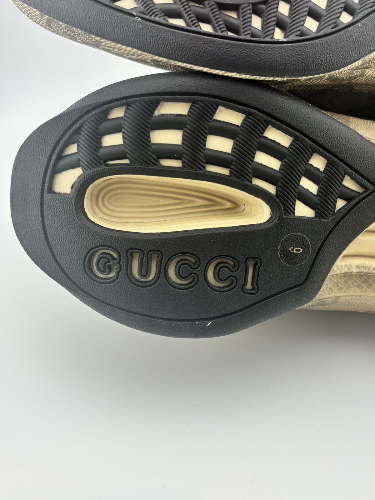 Gucci GUCCI RUN GG CUBIC BEIGE EBONY SIZE 9 Size US 9 / EU 42 - 11 Thumbnail