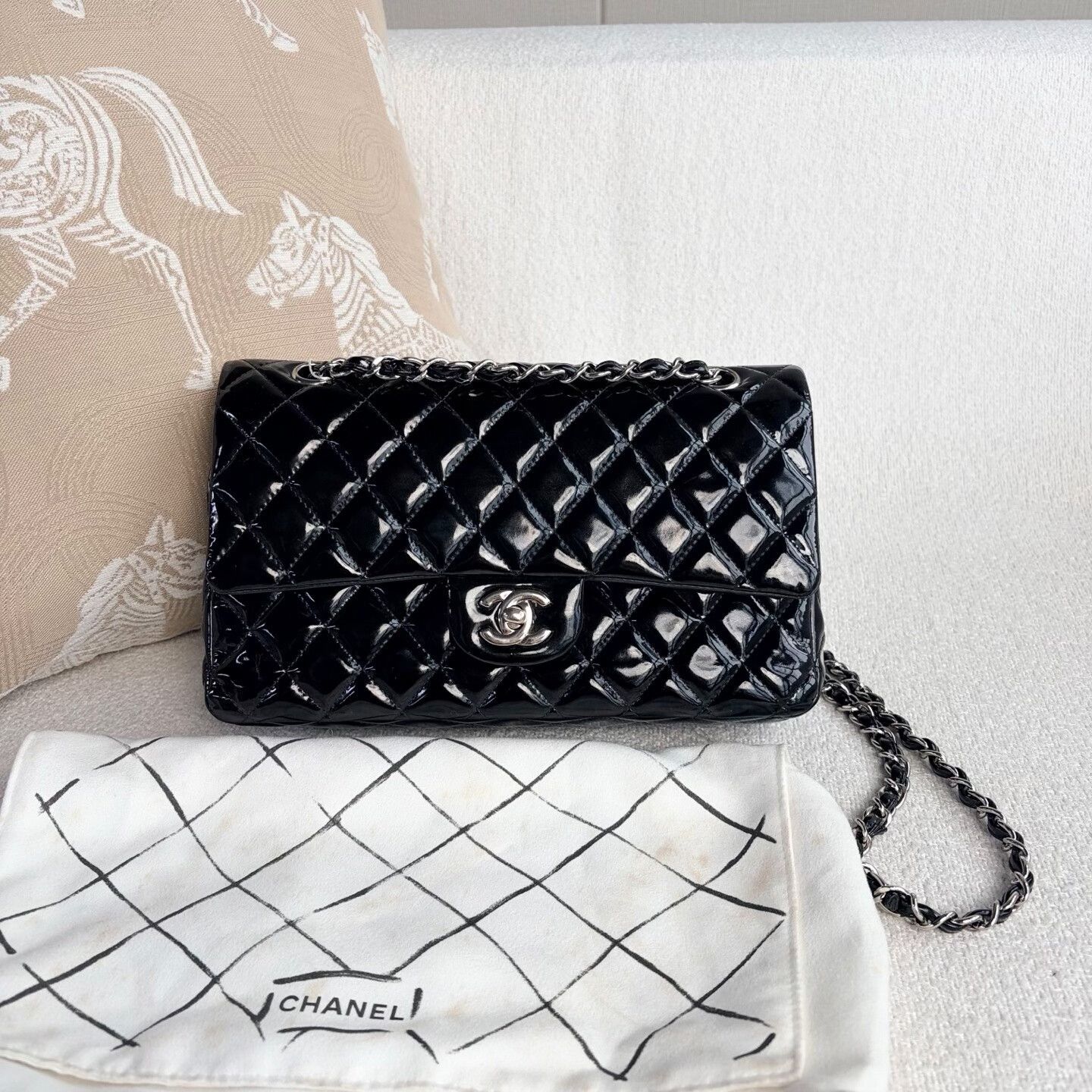 Chanel Pre-loved Bag Very good condition Size ONE SIZE - 1 Thumbnail