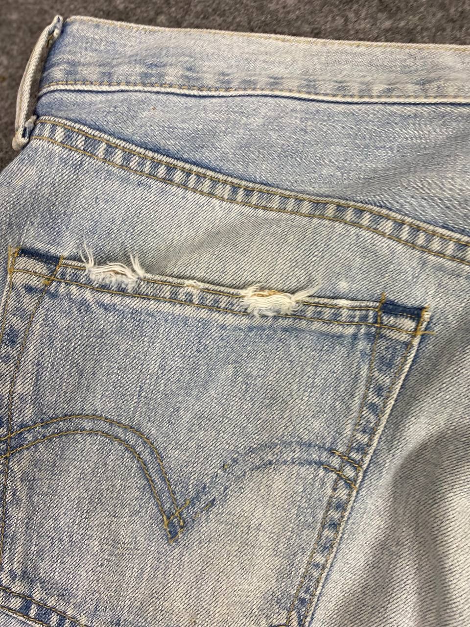 Levi's vintage levis 504 light wash denim distressed style Size US 35 - 4 Thumbnail