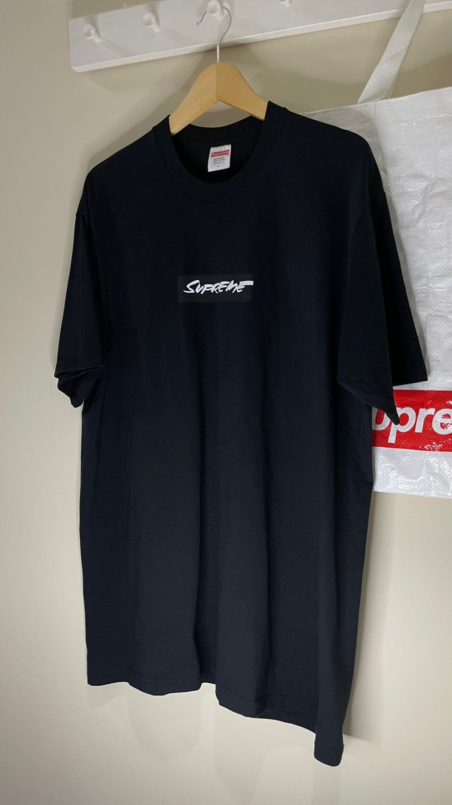 Supreme Supreme x Futura Box Logo Tee Size US L / EU 52-54 / 3 - 1 Thumbnail