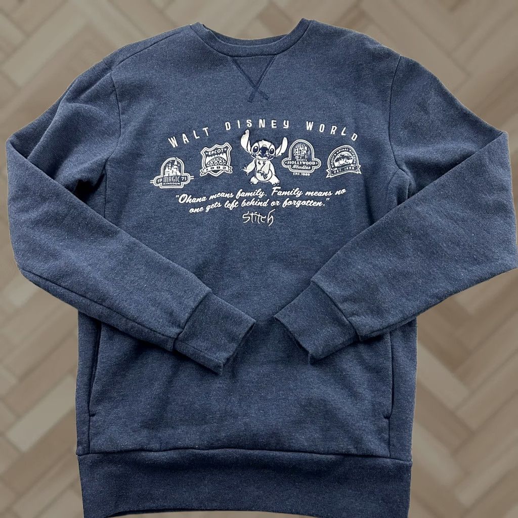 Disney Walt Disney World Stitch Lilo Pullover Sweatshirt Men's Small Blue Shirt Uma Disney Stitched Lilo Pullover Crewneck Sweatshirt Mens Small Blue Size US S / EU 44-46 / 1 - 1 Thumbnail