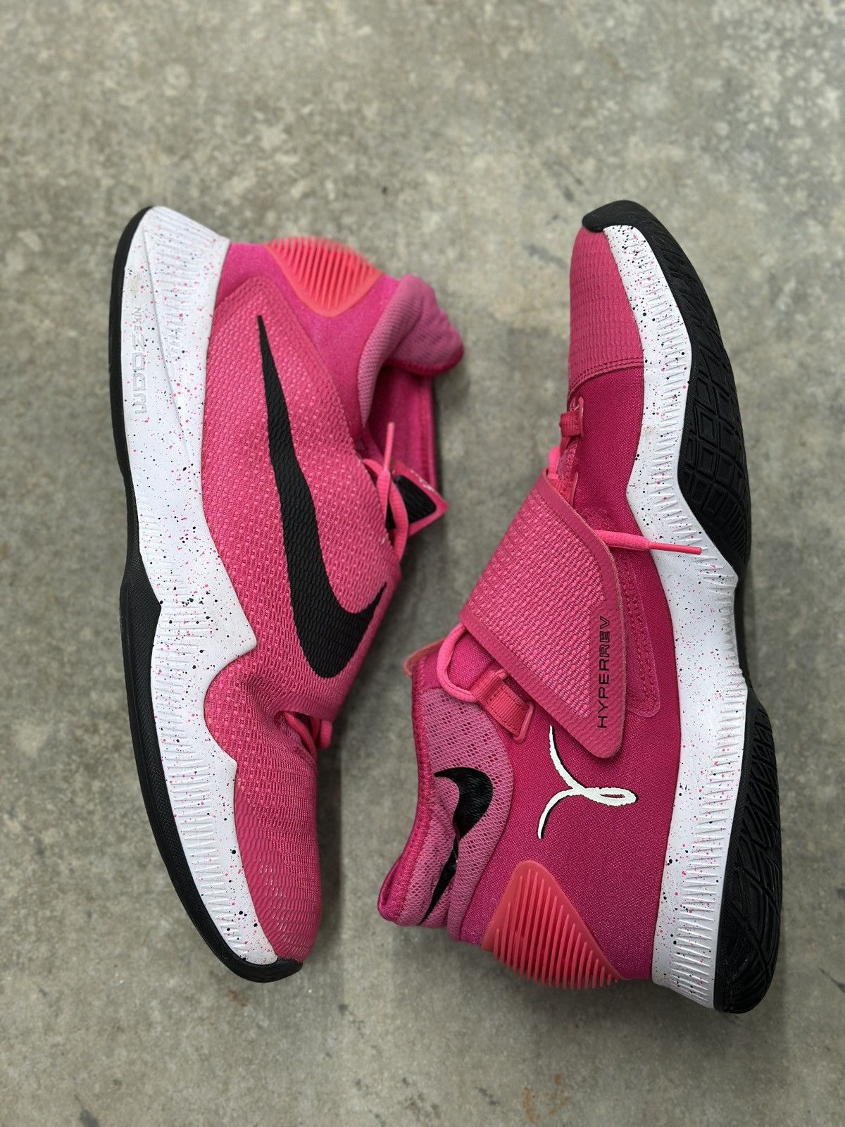 Nike Nike HyperRev 2016 ‘Breast Cancer’ Basketball Shoe Size US 13 / EU 46 - 3 Thumbnail