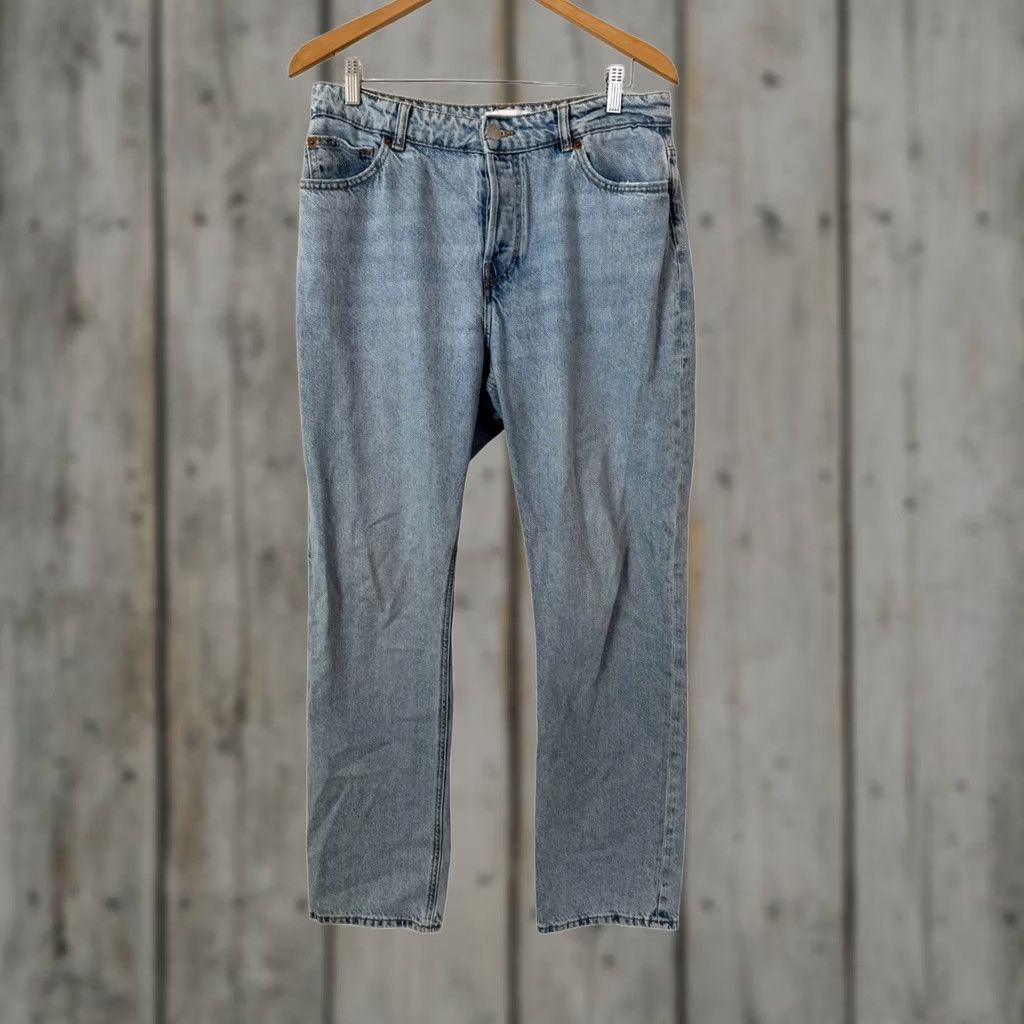 H&M H&M Light Wash High Rise 100% Cotton Straight Denim Jeans Inseam 32" Size 12 Womens Size 24" / US 00 / IT 34 - 1 Thumbnail