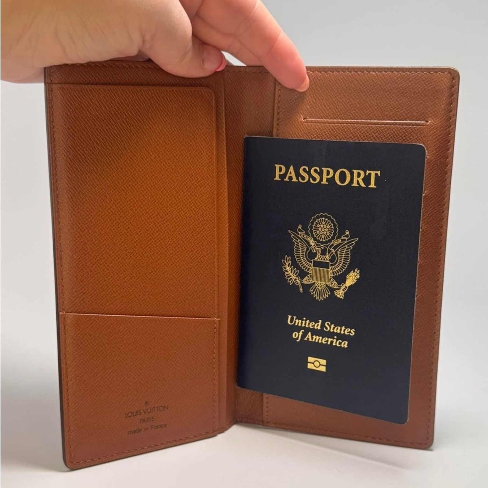 Louis Vuitton Louis Vuitton Monogram Porte Valeurs Cartes Wallet/Passport Size ONE SIZE - 3 Thumbnail