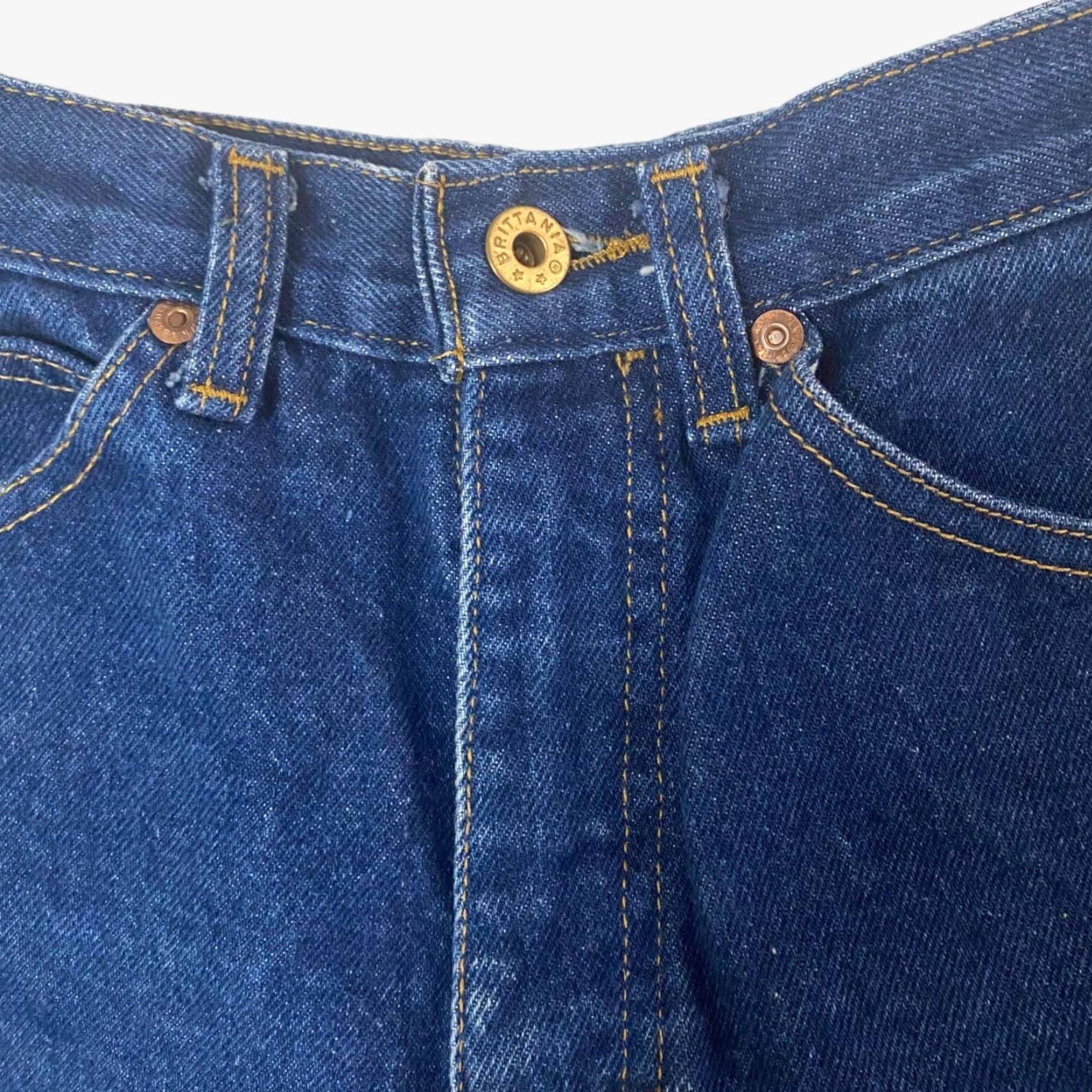 Vintage VINTAGE Brittania High-Waisted Jeans Shorts Womens 5 Blue Medium Wash Raw Hem Denim United States 100% Cotton Womens Brittanya? Size 27" / US 4 / IT 40 - 5 Thumbnail