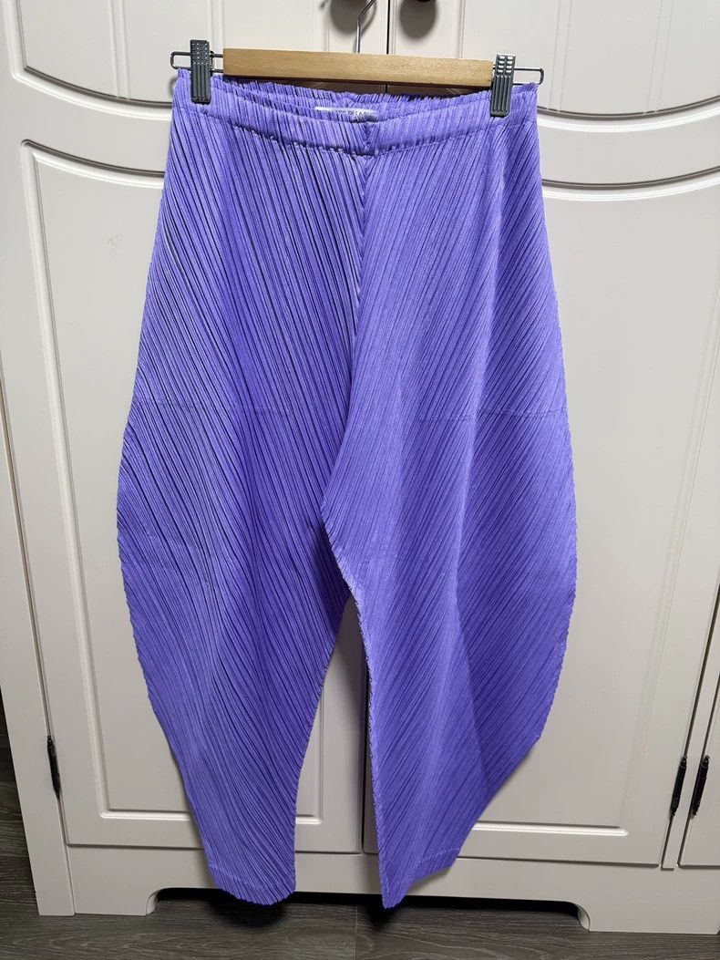 Issey Miyake Issey Miyake size:5 Purple pleated irregular-shaped pants Size 31" - 2 Thumbnail