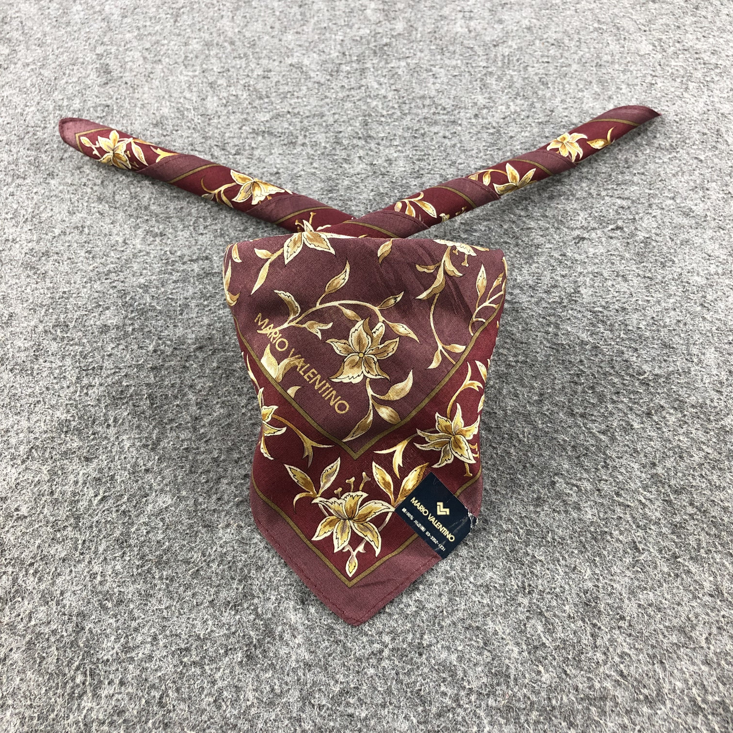 Mario Valentino Mario Valentino Handkerchief Neckerchief Bandana H1349 Size ONE SIZE - 1 Thumbnail