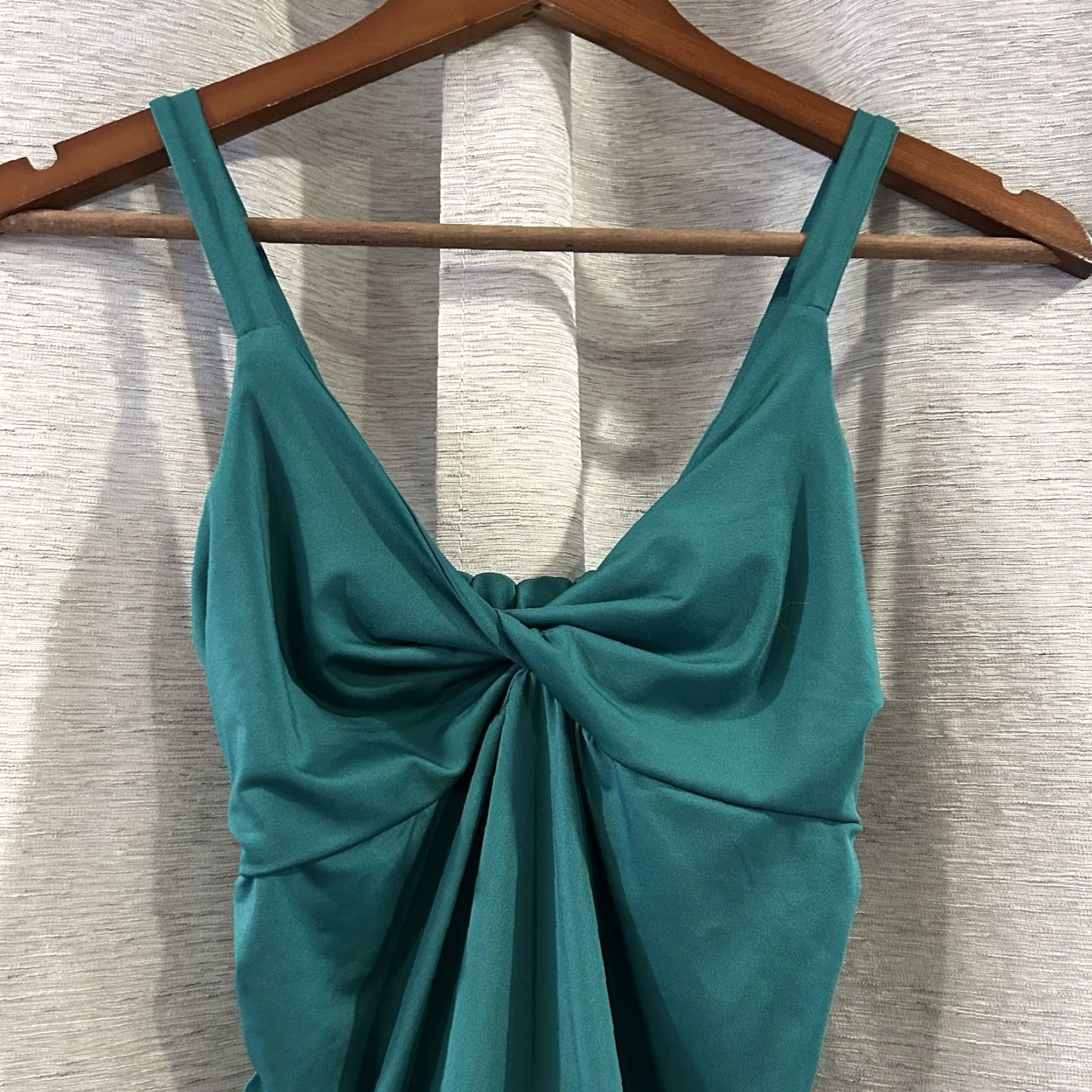Vintage Charlotte Russe Tank Top Women's Small Green Retro V-Neck Sleeveless Spandex Polyester Solid Festival Tank Top Y2K Size S / US 4 / IT 40 - 3 Thumbnail