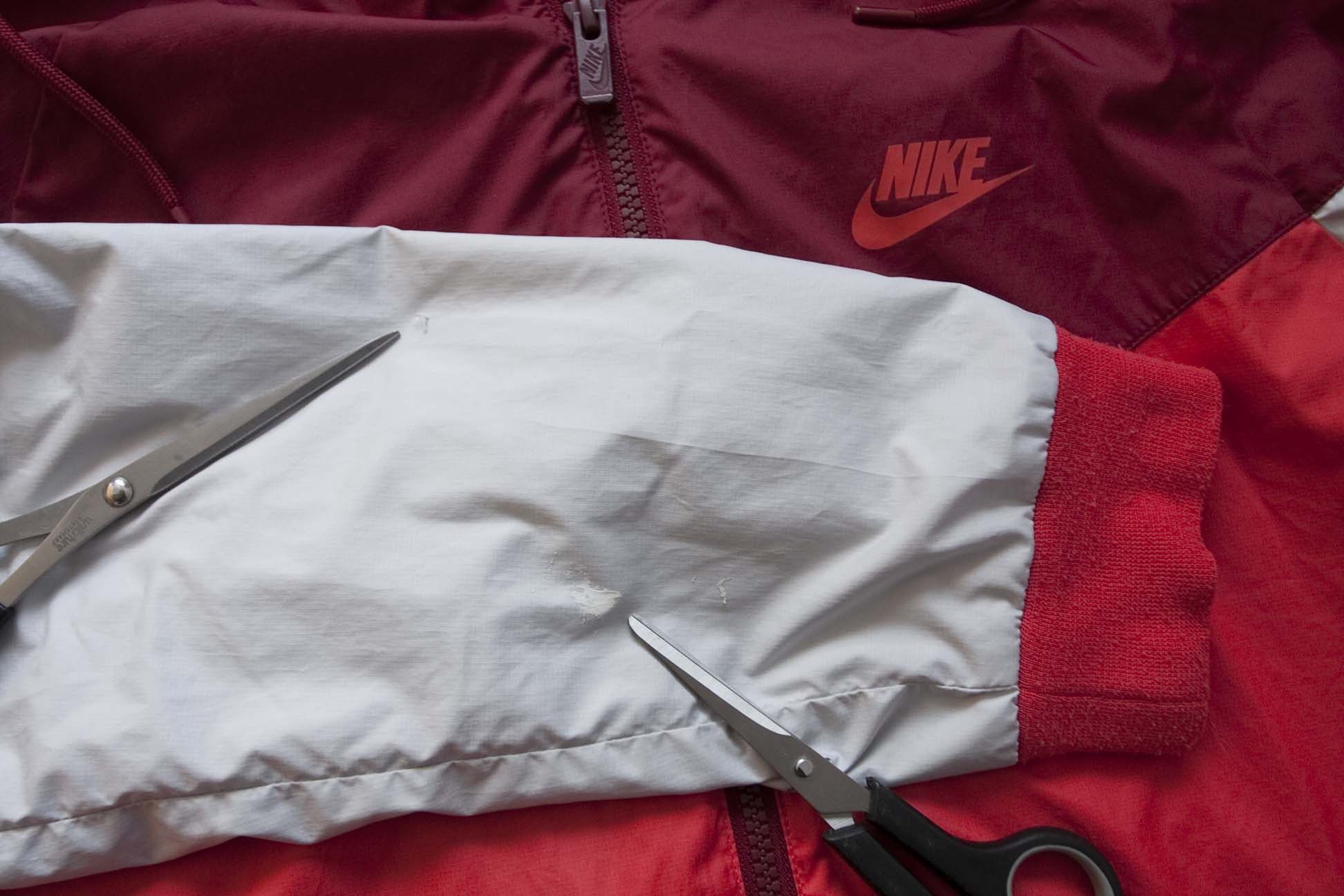 Nike Nike Track Jacket Hooded Full Zip Size S Size US S / EU 44-46 / 1 - 3 Thumbnail