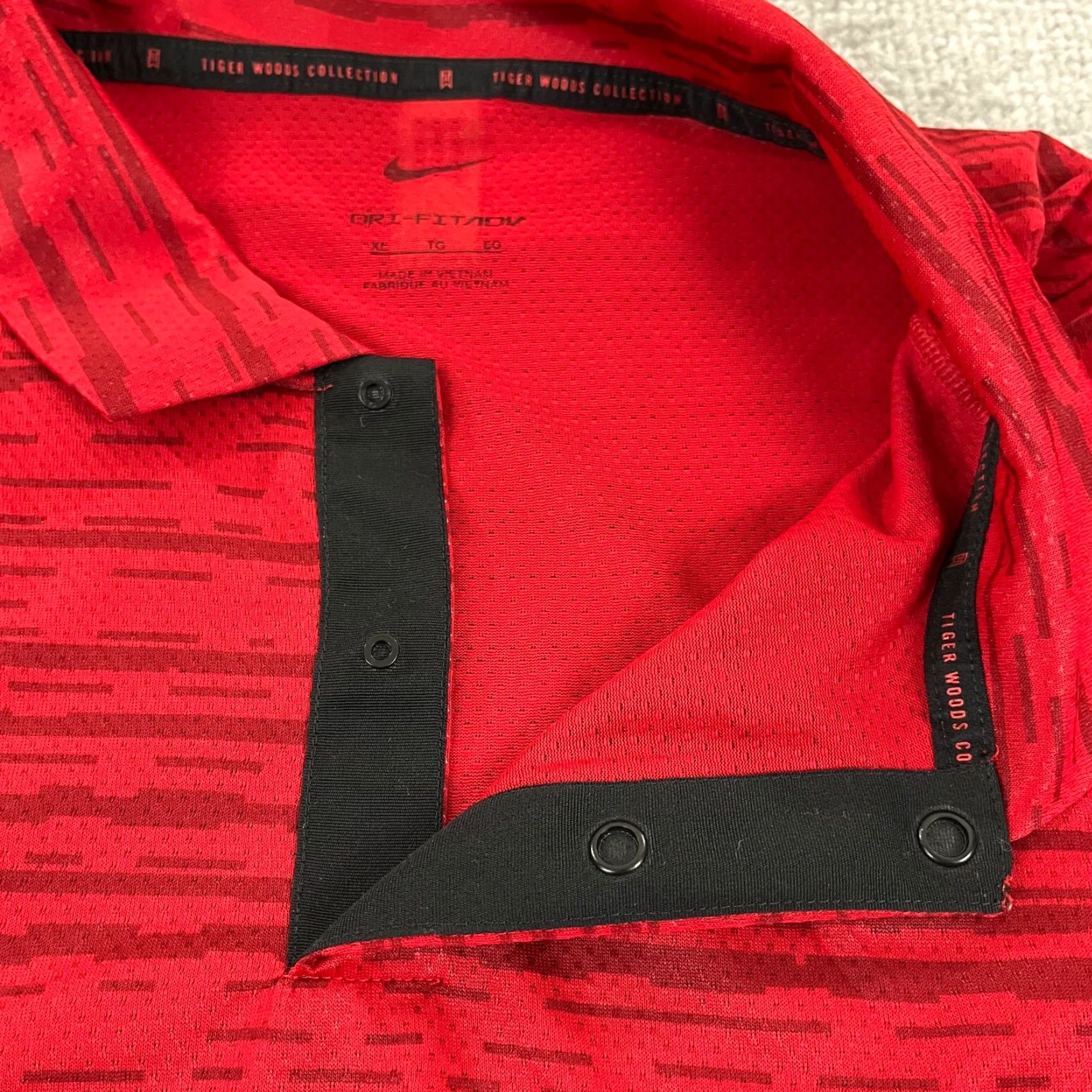 Nike Nike Tiger Woods Polo Mens XL Red Snap Collar Queenstown Harbor Dri-Fit ADV TW Size US XL / EU 56 / 4 - 6 Thumbnail