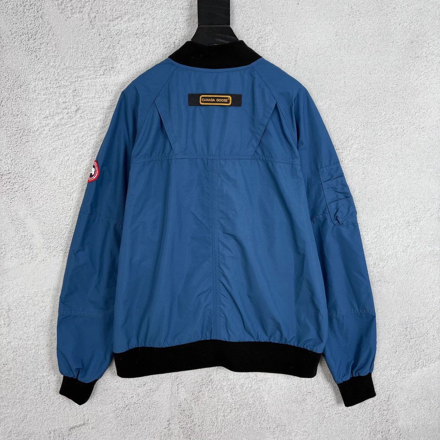 Canada Goose Canada Goose blue logo casual jacket size L Size US L / EU 52-54 / 3 - 2 Thumbnail
