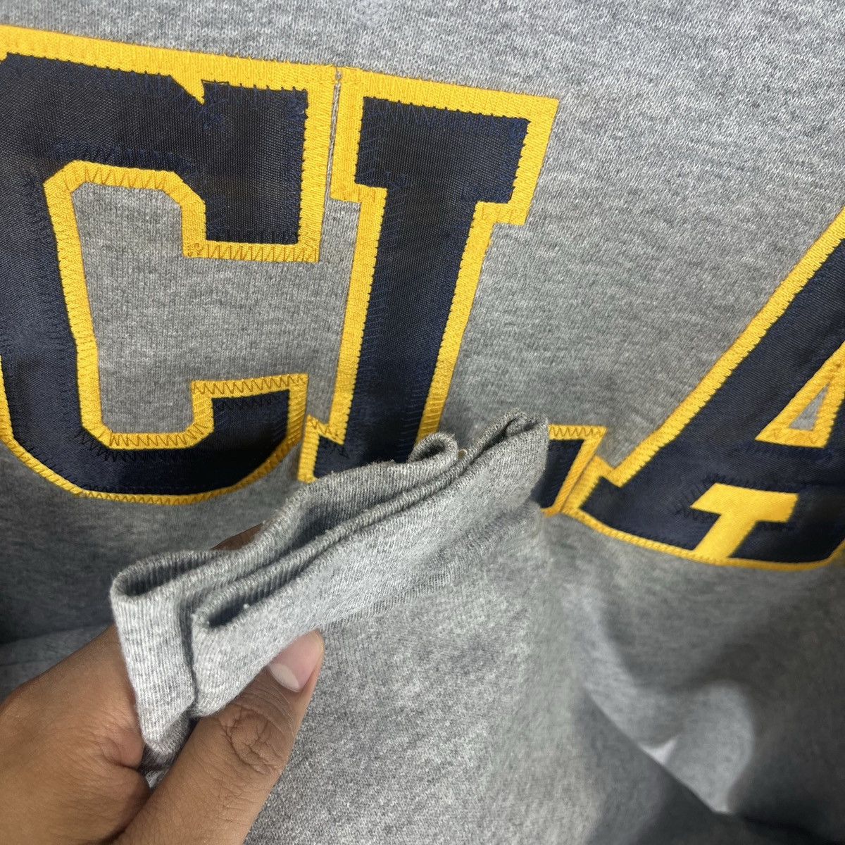 Vintage VINTAGE Y2K UNIVERSITY OF CALIFORNIA LOS ANGELES EMBROIDERED Size US M / EU 48-50 / 2 - 7 Thumbnail