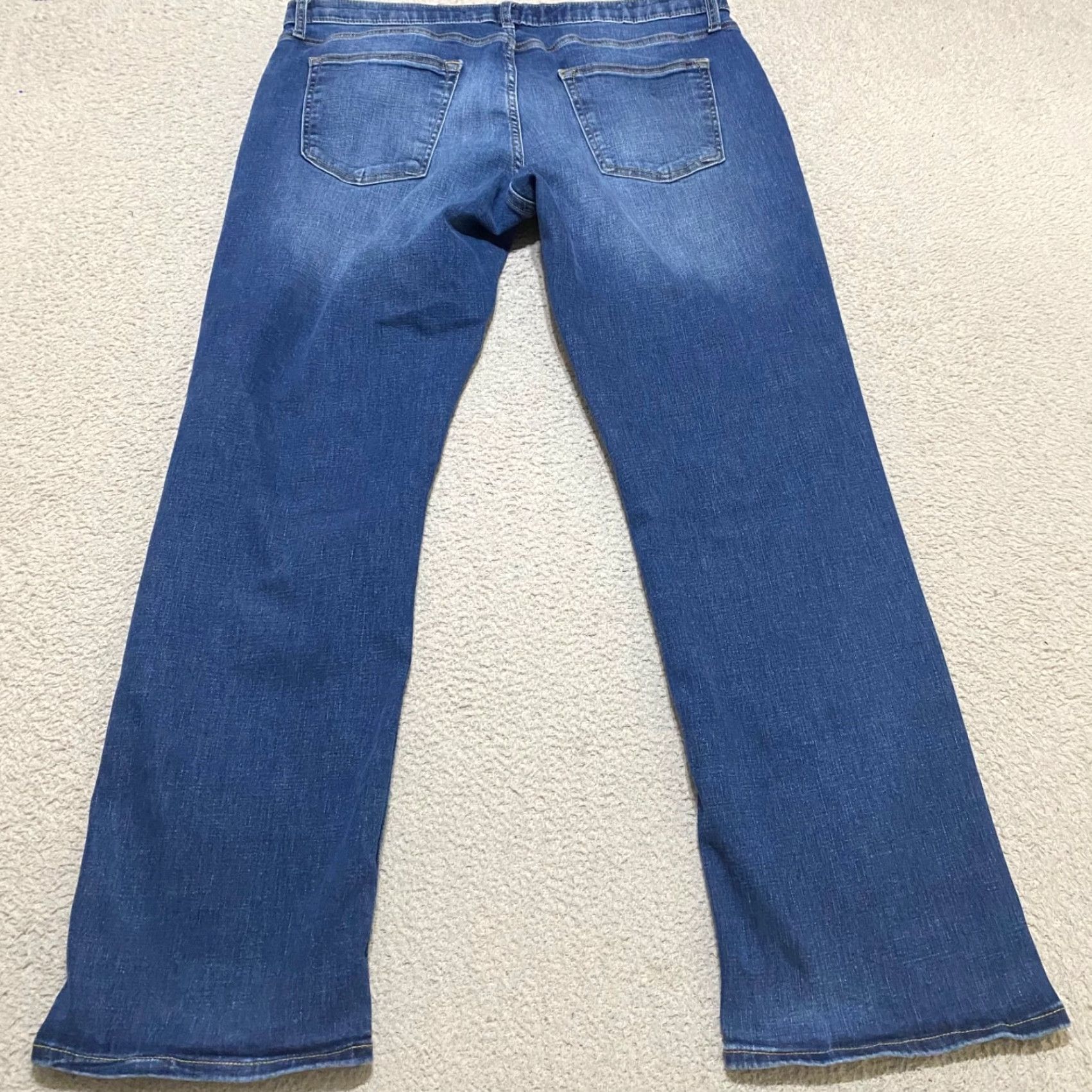 Old Navy Old Navy Jeans Mens 36x32 Blue Denim Medium Wash Straight Mid Rise Flex Waist Jeans Men 36 Blue Medium Wash Straight 5-Pocket Denim Regular Fit 2000s? Size US 36 / EU 52 - 2 Thumbnail