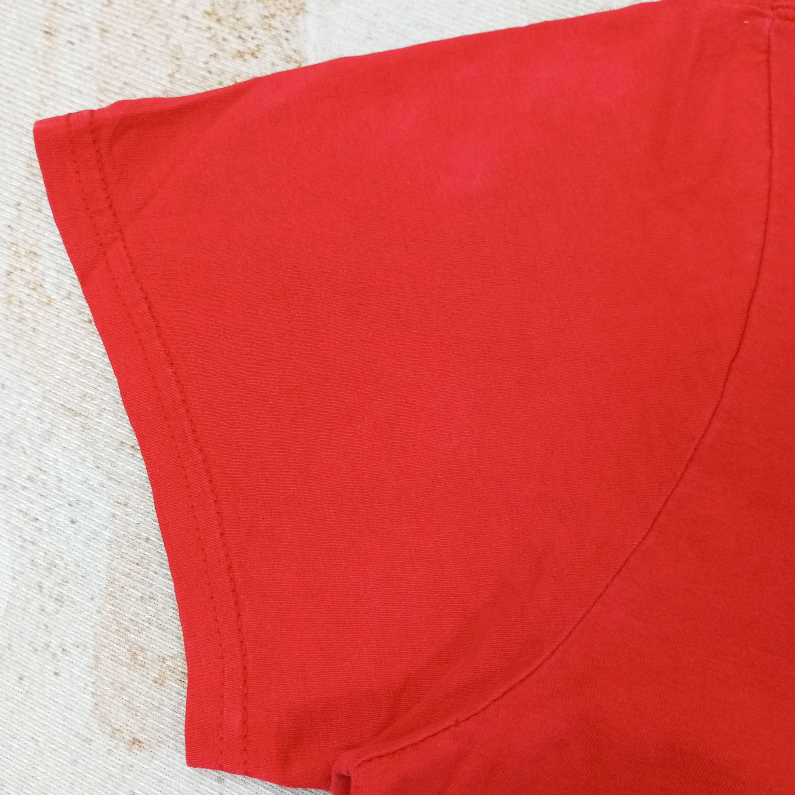 Band Tees Vintage Red Taylor Swift American Solo Singer Tshirt C239N12 Size US L / EU 52-54 / 3 - 6 Thumbnail