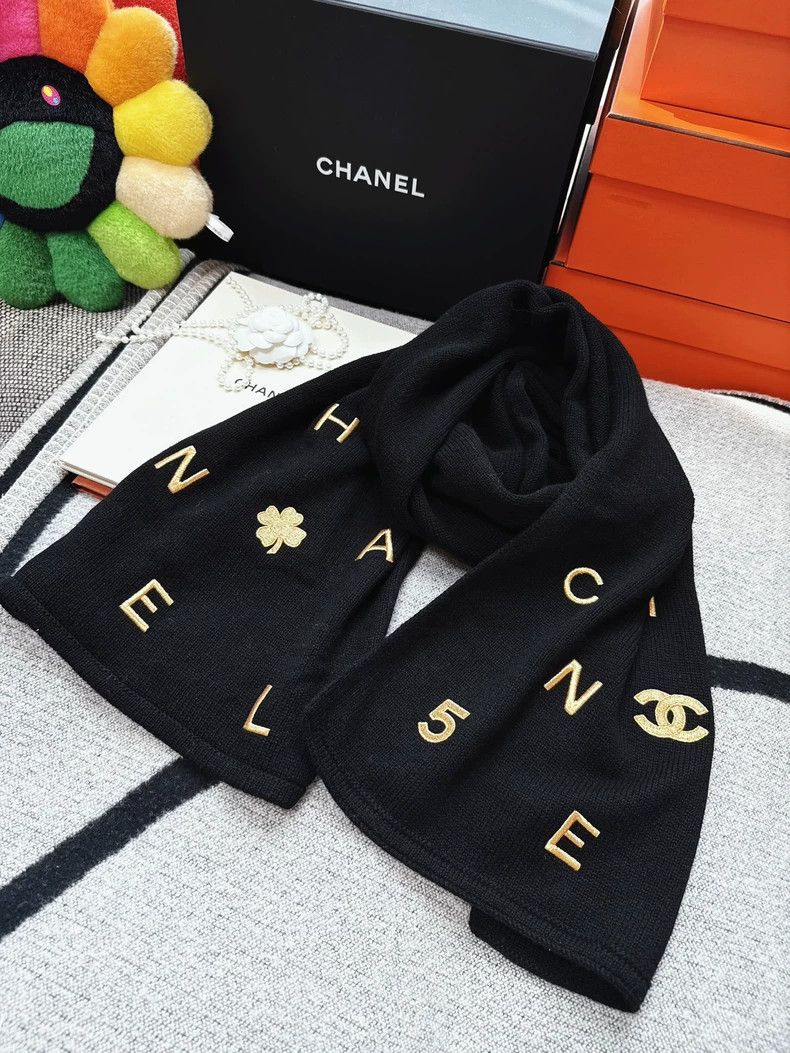Chanel Chanel Black and gold sequin pattern multi-element knitted Size ONE SIZE - 6 Thumbnail