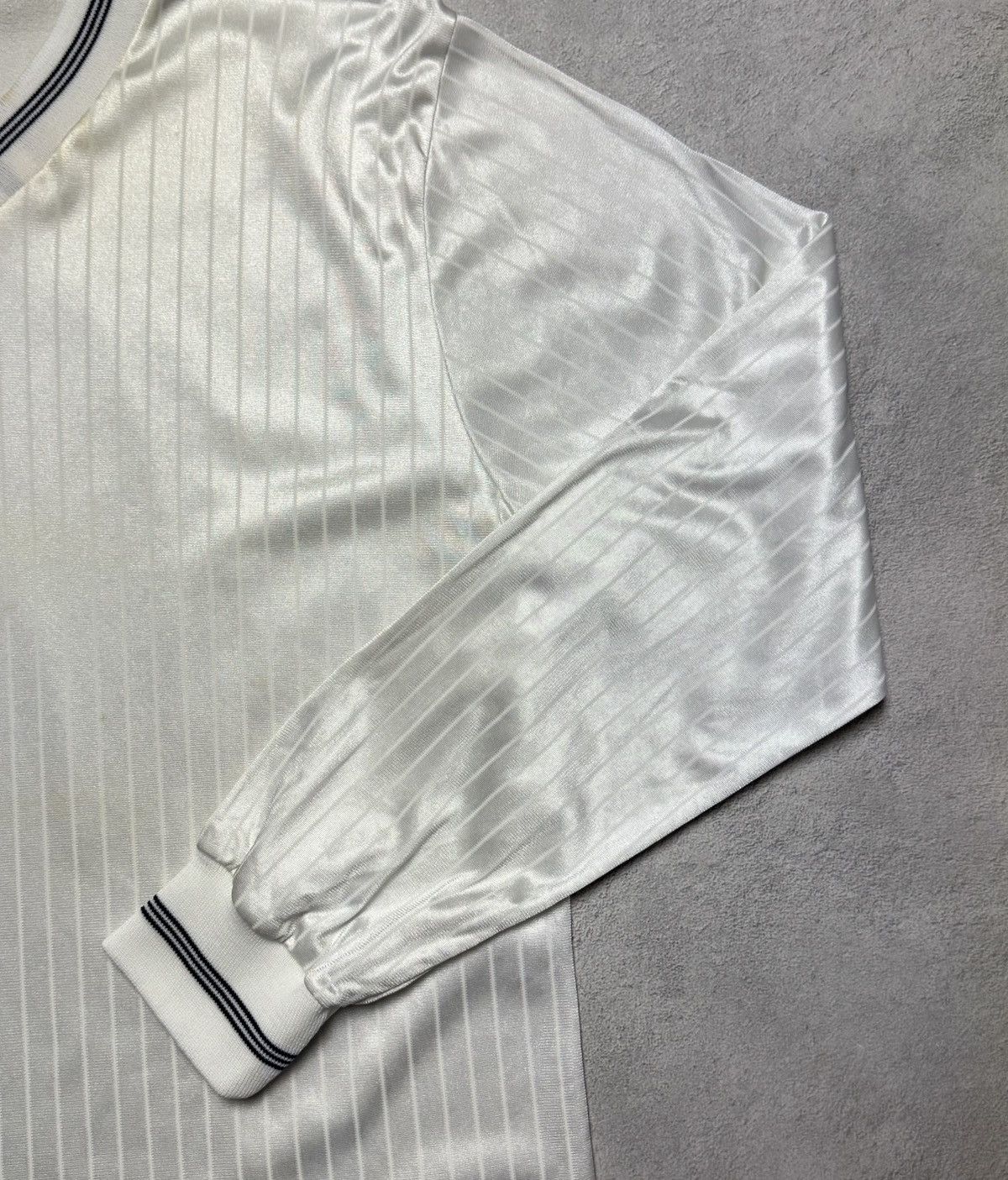 Umbro 1980s Umbro Template Shirt Soccer Jersey Long Sleeve Vintage Size US L / EU 52-54 / 3 - 6 Thumbnail