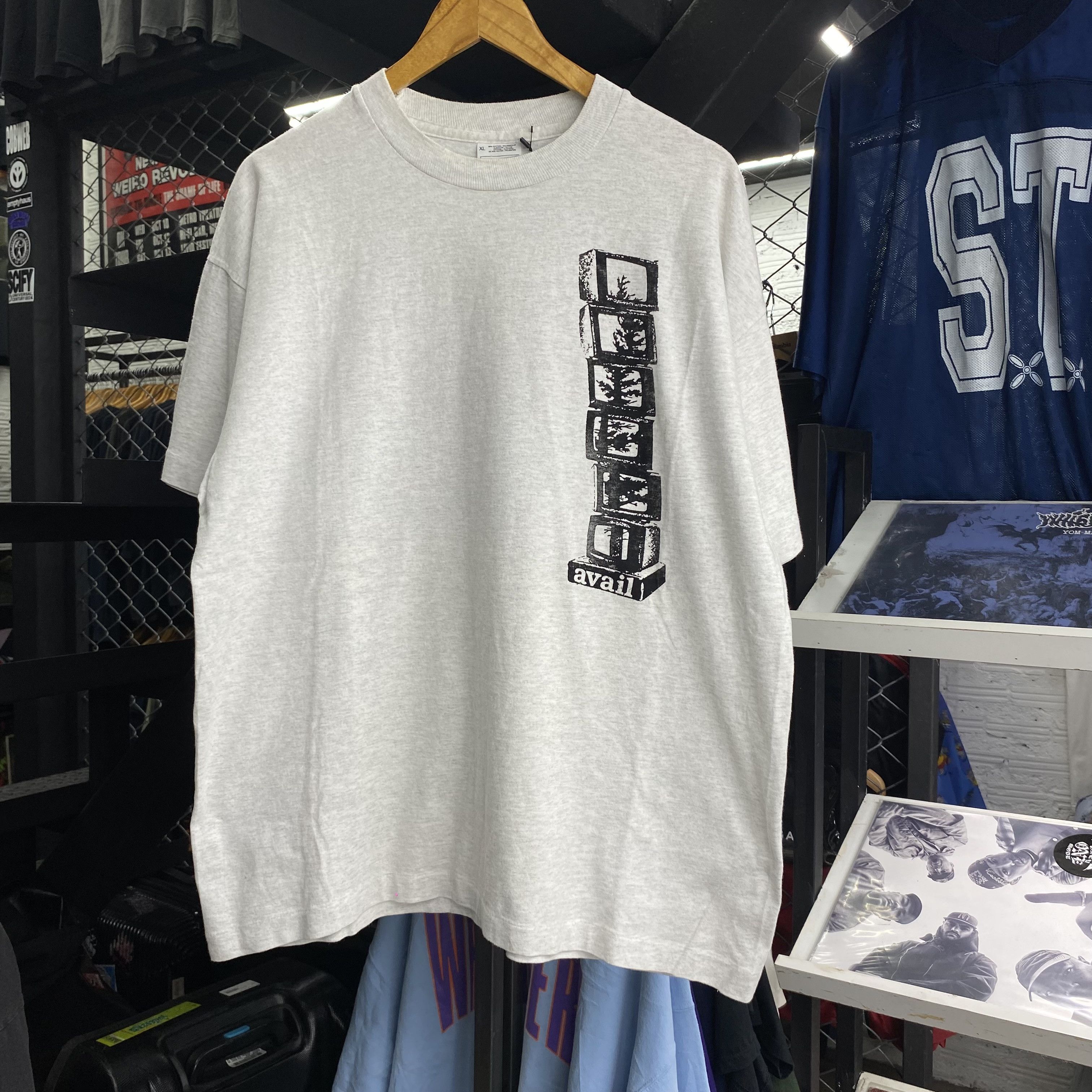 Band Tees AVAIL Rare Vintage 90s Shirt Size US XL / EU 56 / 4 - 1 Thumbnail
