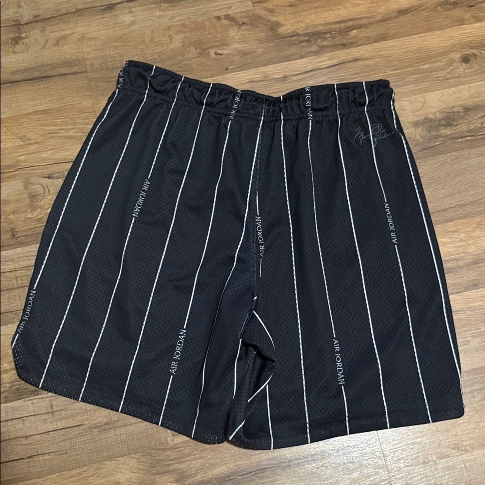 Jordan Brand Jordan Pin Stripe Mesh Tank Top Jersey Shorts Matching Set Size US M / EU 48-50 / 2 - 12 Thumbnail