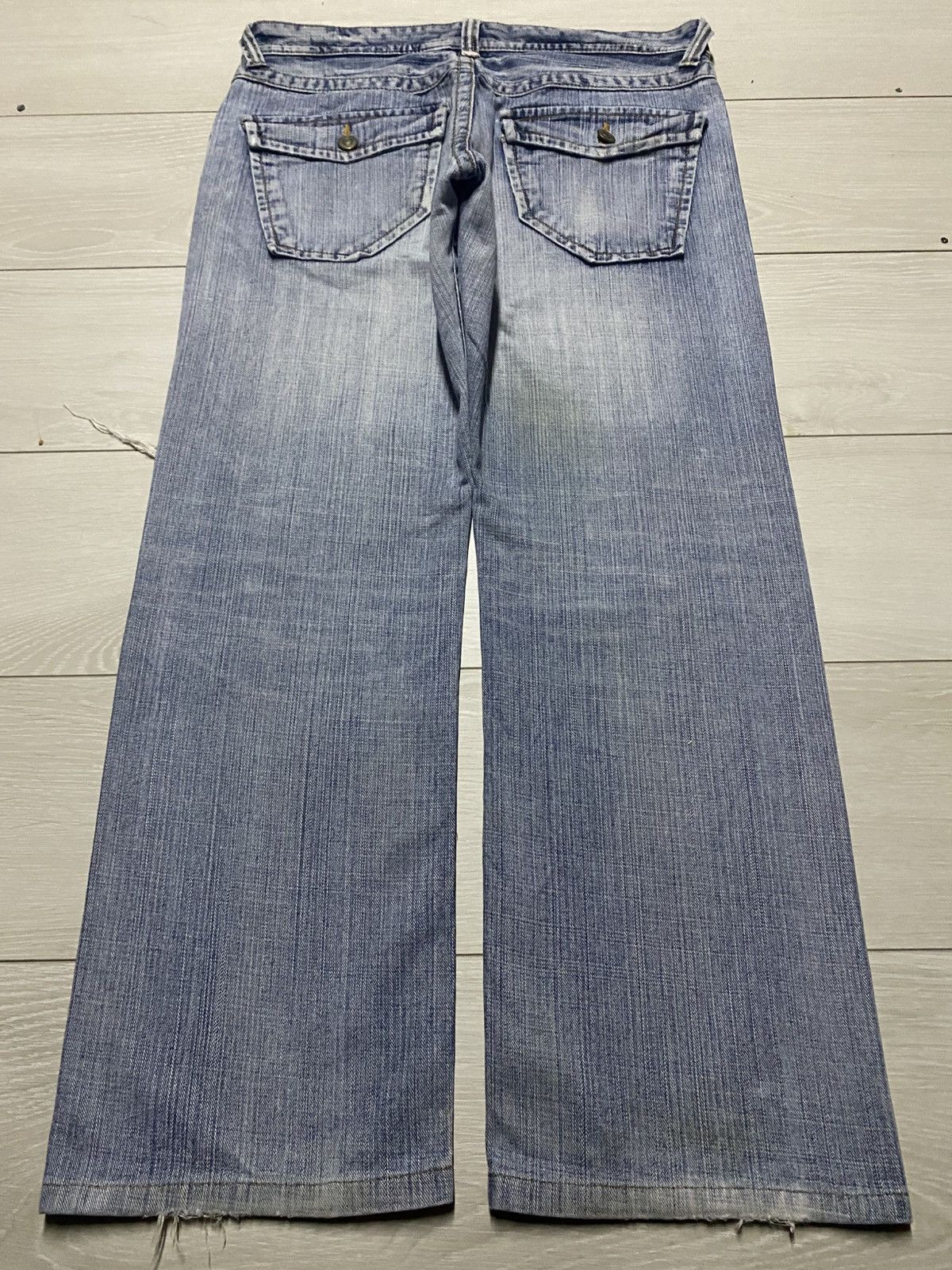 Japanese Brand Vintage Japanese Brand Light Wash Distressed Baggy Jeans Size US 36 / EU 52 - 2 Thumbnail