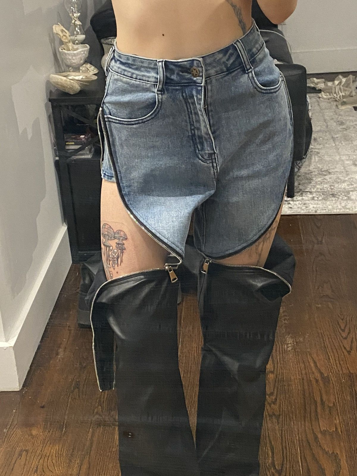 WOMEN ZIPPED LEATHER PANTS