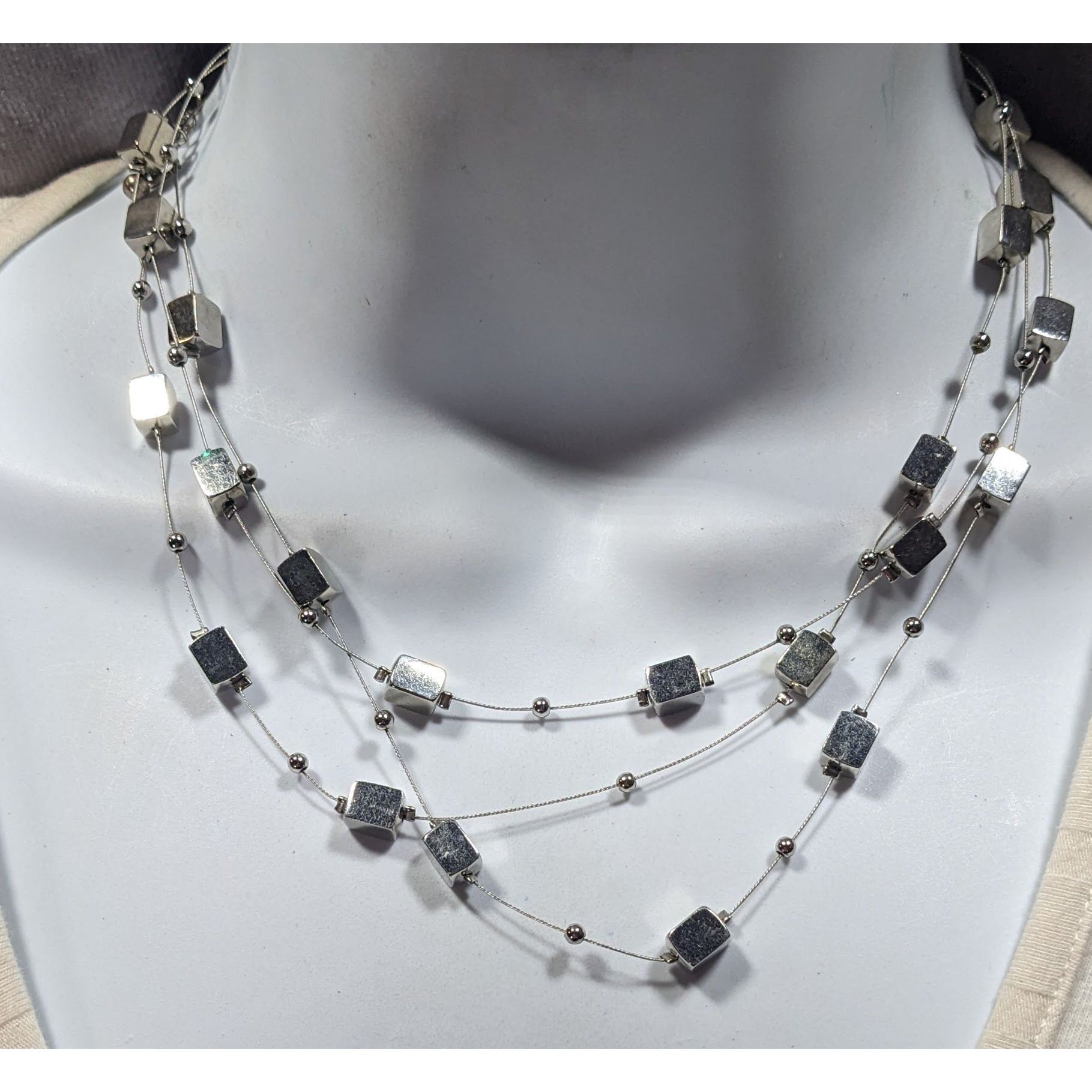 Other Lia Sophia "Mainstream" Floating Necklace With Silver Tone C Size ONE SIZE - 1 Thumbnail