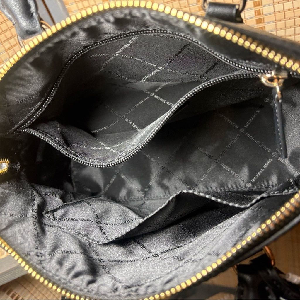 Michael Kors Michael Kors Kiri Small Dome Satchel in Black Size ONE SIZE - 5 Thumbnail