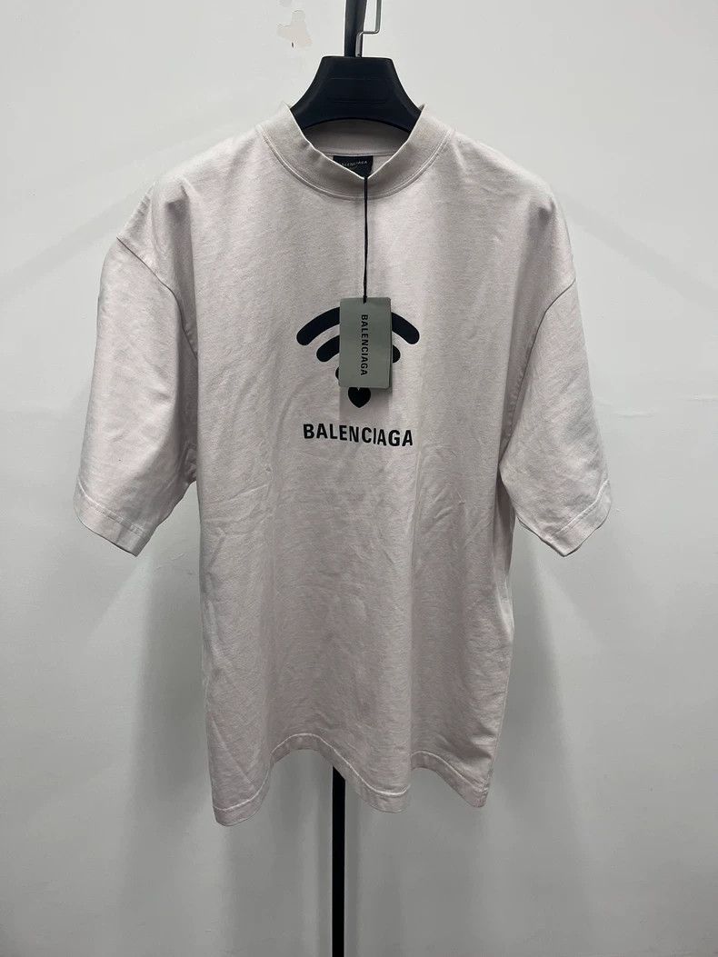 Balenciaga Balenciaga 24SS Love WIFI Signal Letter Logo Printed Short Size US XS / EU 42 / 0 - 1 Thumbnail