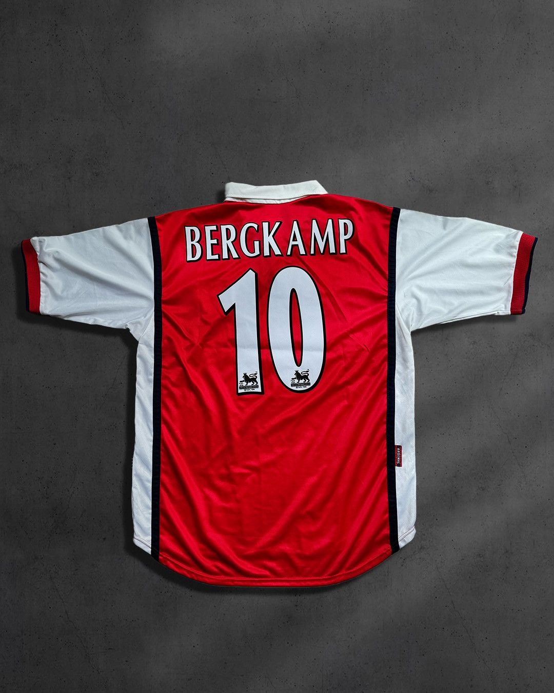 Adidas × Vintage 1999/2000 BERGKAMP #10 Arsenal Vintage Soccer Jersey (M) Size US M / EU 48-50 / 2 - 2 Thumbnail