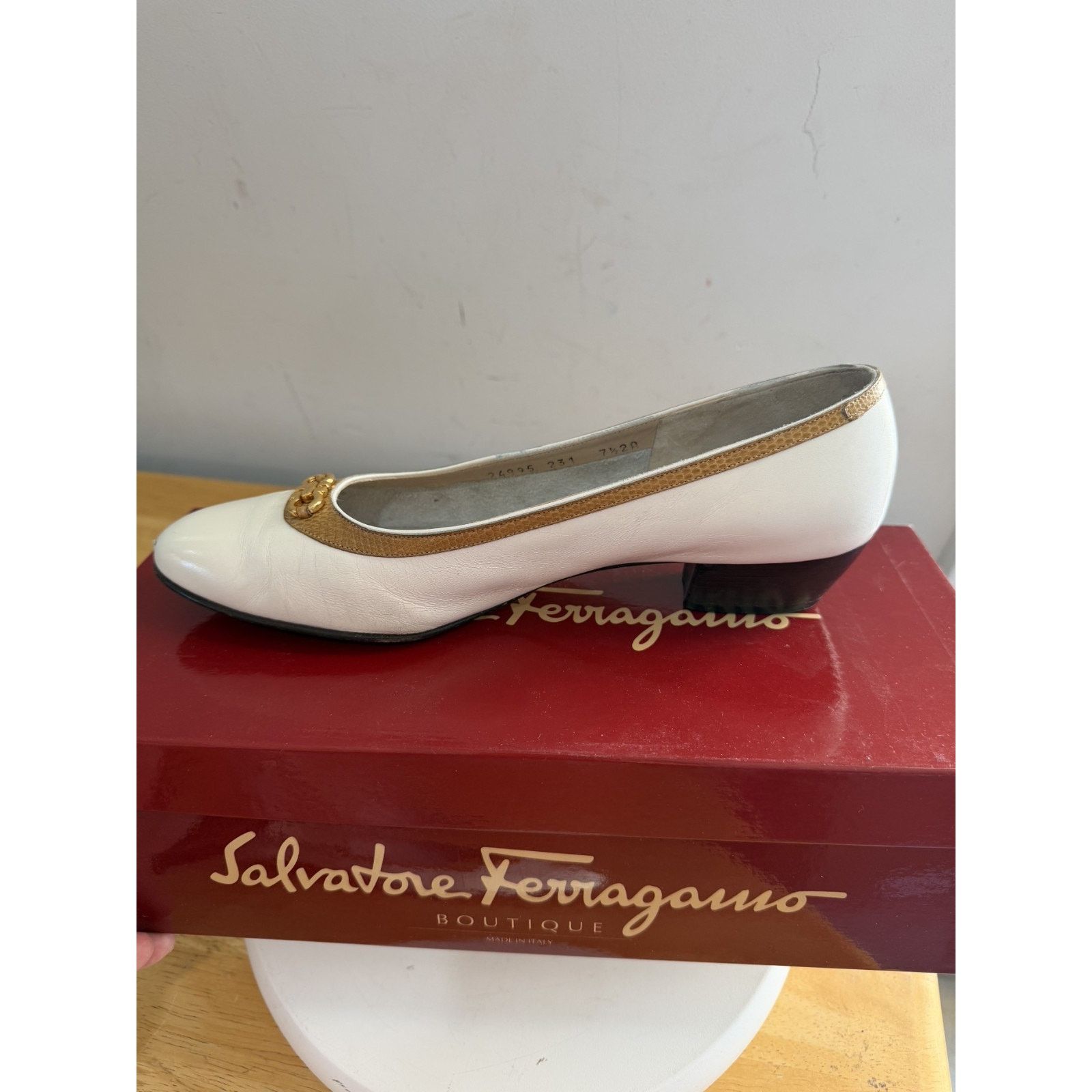 Salvatore Ferragamo Womens Vintage Salvatore Ferragamo Acerba White 7.5 AA Size US 7.5 / IT 37.5 - 8 Thumbnail