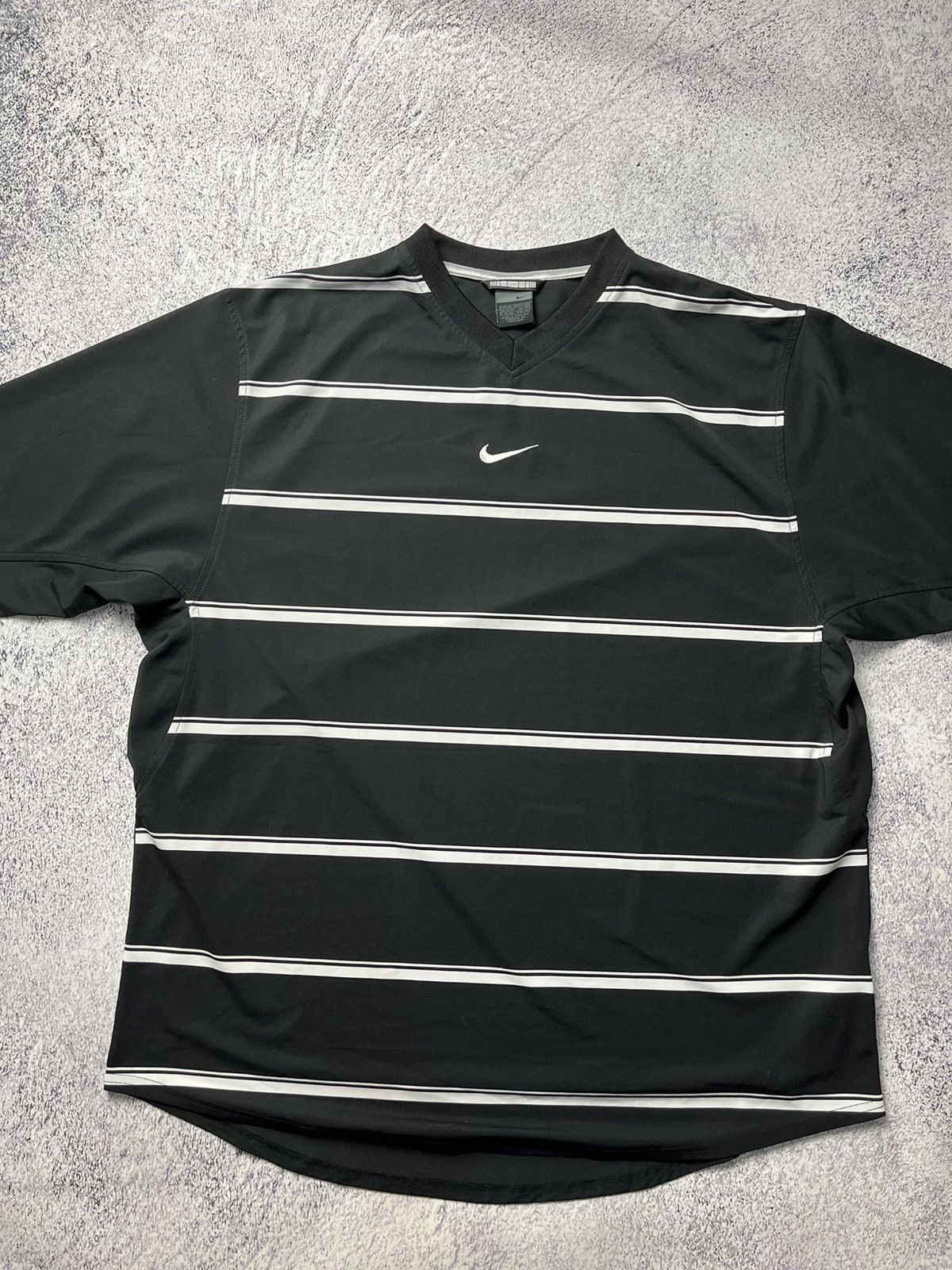Nike Mens Vintage Nike T-Shirt centre swoosh Rare Size US XL / EU 56 / 4 - 8 Thumbnail
