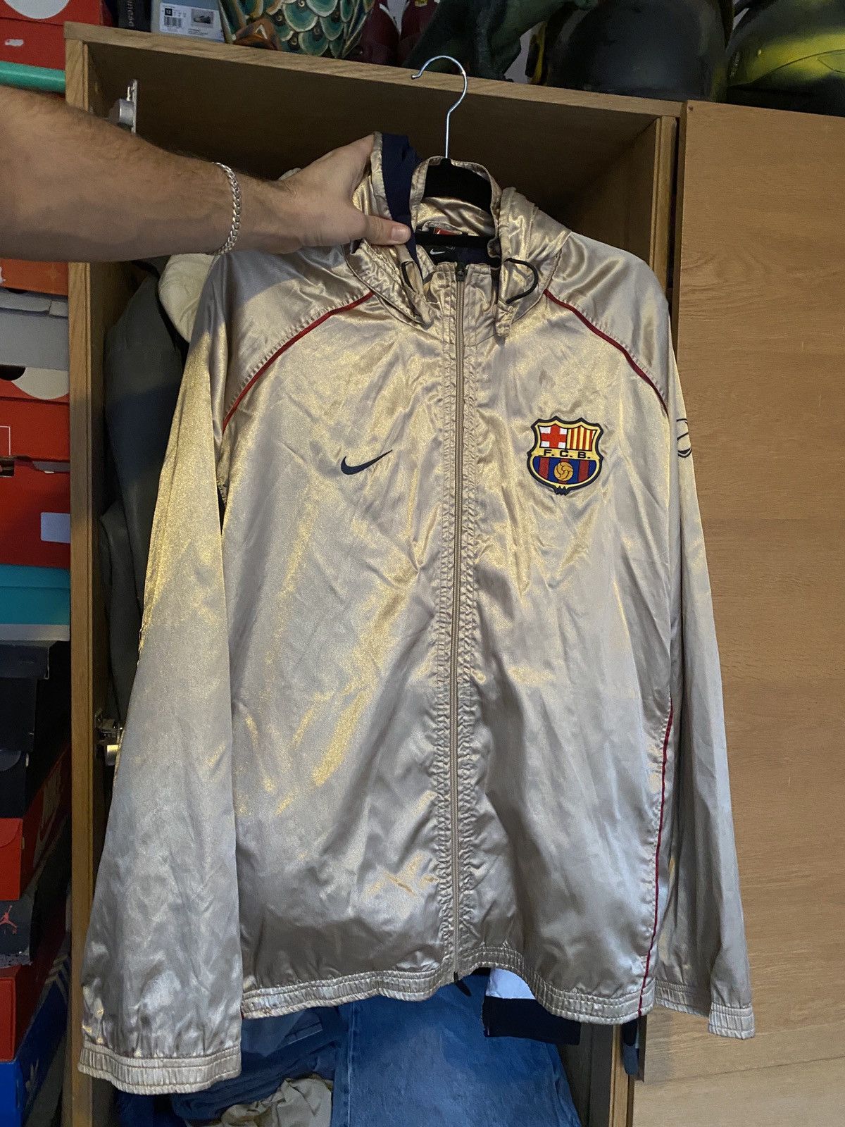 Nike Vintage Nike FC Barcelona Gold Jacket 2001-2002 Large Size US L / EU 52-54 / 3 - 2 Thumbnail