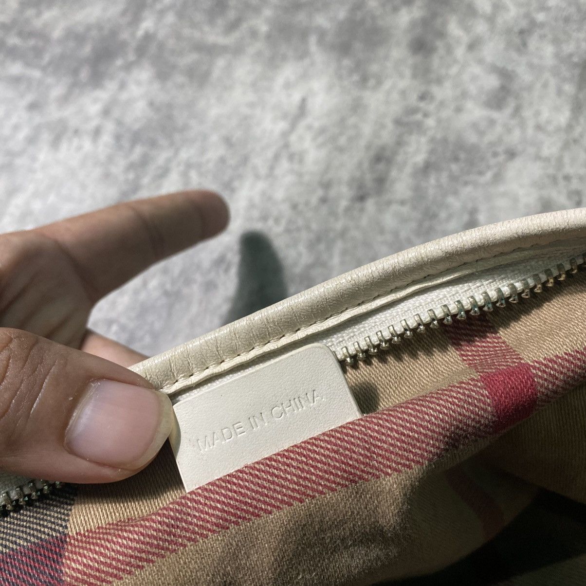 Burberry Burberry Red Shoulder Bag Size ONE SIZE - 13 Thumbnail
