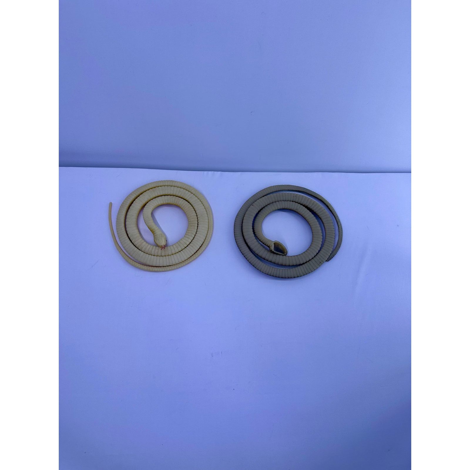 & Other Stories Plastic Snakes Bundle Of 2 Green And Tan 56” long Size ONE SIZE - 7 Thumbnail