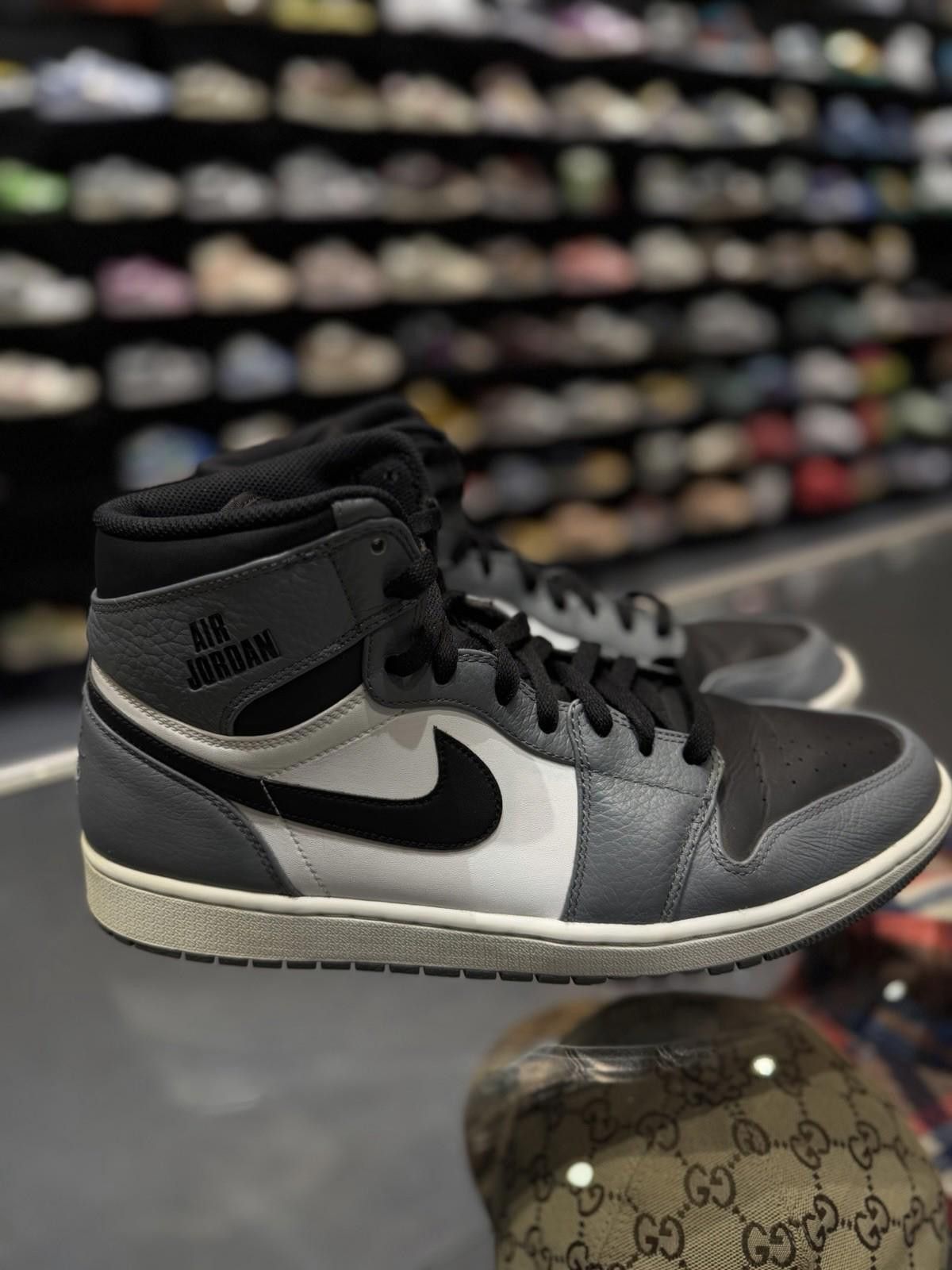 Nike Nike Air Jordan 1 Retro High Mens Rare Air Cool Grey 13 2016 Size US 13 / EU 46 - 3 Thumbnail