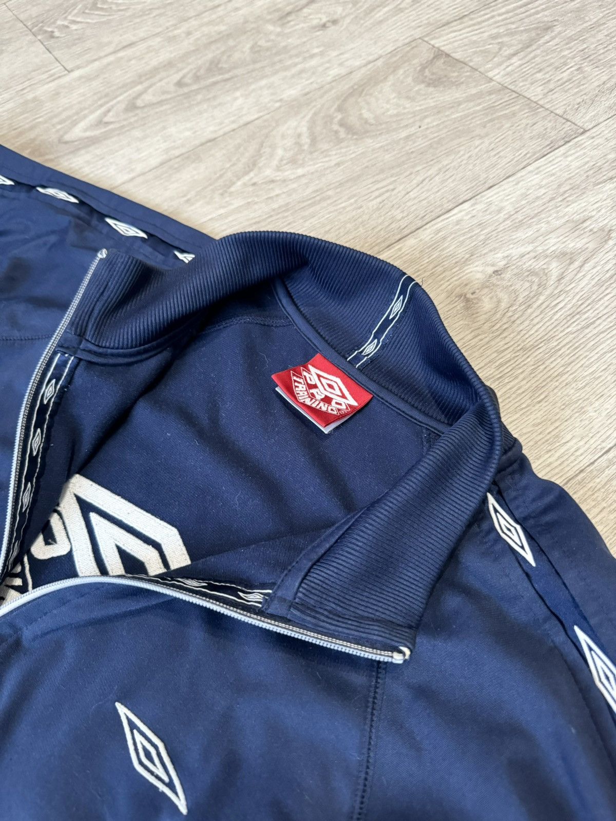 Umbro 🔷Vintage Umbro Training Sweatshirt 90s🔷 Size US L / EU 52-54 / 3 - 5 Thumbnail
