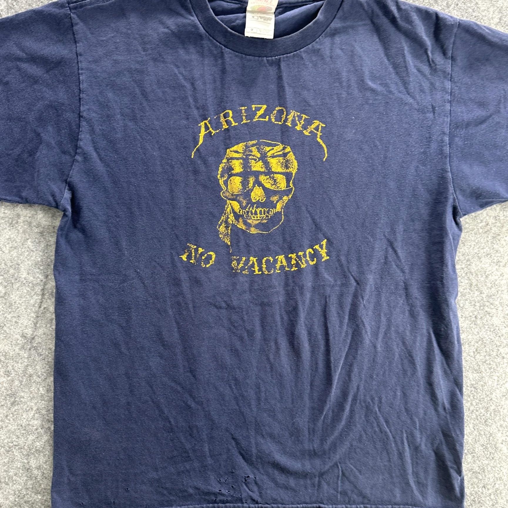 Fruit Of The Loom VINTAGE Arizona No Vacancy T-Shirt Mens Medium Blue Skull Graphic 90s Biker Retro Size US M / EU 48-50 / 2 - 3 Thumbnail