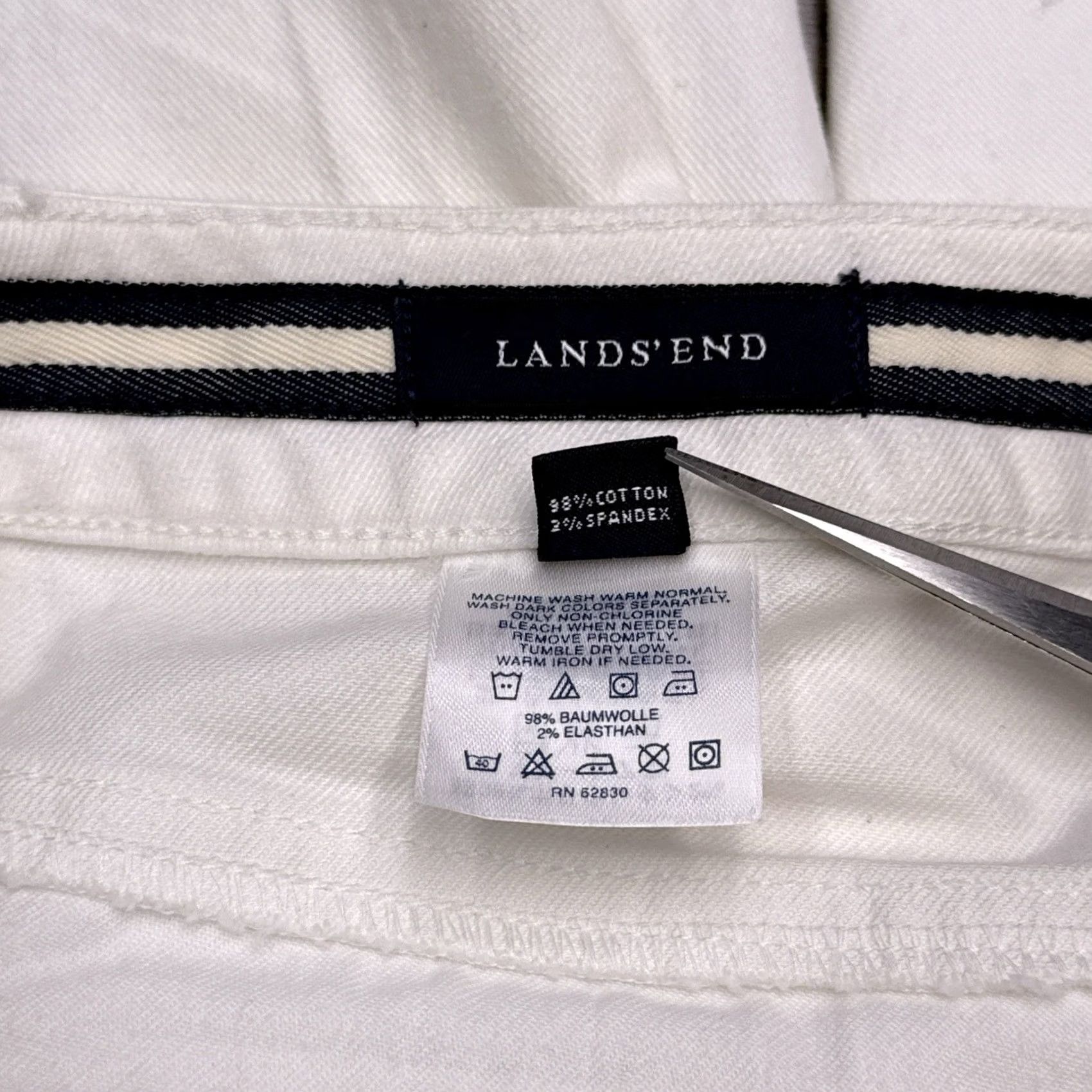 Lands' End Lands' End Bermuda Shorts Womens 8 White Denim Stretch 17 Inseam 5-Pocket Zip Front Mid Rise Sport Casual 30 W Machine Washable Size 30" / US 8 / IT 44 - 7 Thumbnail