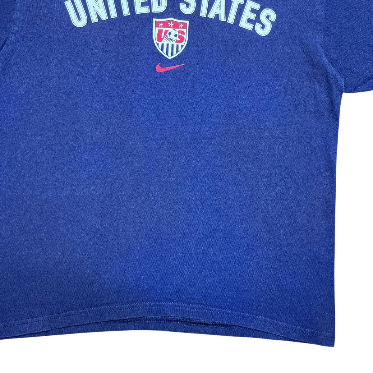 Nike Vintage 2000s Nike Swoosh United States Soccer Team T-Shirt Size US XS / EU 42 / 0 - 8 Thumbnail